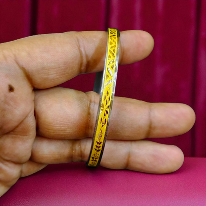TRJ (SIZE: 26) WGT: 1.200 GM APPROX 22KT HUID HALLMARK GOLD NOA BANGLES (LAZER CHILA) 1 PIECE.