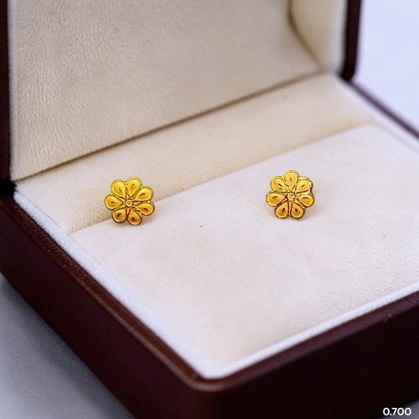 GOLD TOPS- (ZP8J3D)-(3NI2SZ) (WGT: 0.700 GM APPROX) BIS CERTIFIED HUID HALLMARK 375 9KT GOLD TOPS 1 PAIR BEST FOR MARRIAGE GIFT.