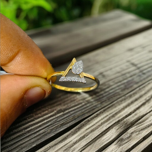 RAJLAXMI DIAMOND JEWELLERY (SIZE:17) - WGT: 1.600 GM - NATURAL DIAMOND (0.10 CENT) HUID HALLMARK 18KT DIAMOND FINGER RING FOR WOMEN WITH CERTIFICATE OF AUTHENTICITY BY ZORBA (DESIGN NO: LRAP4694).