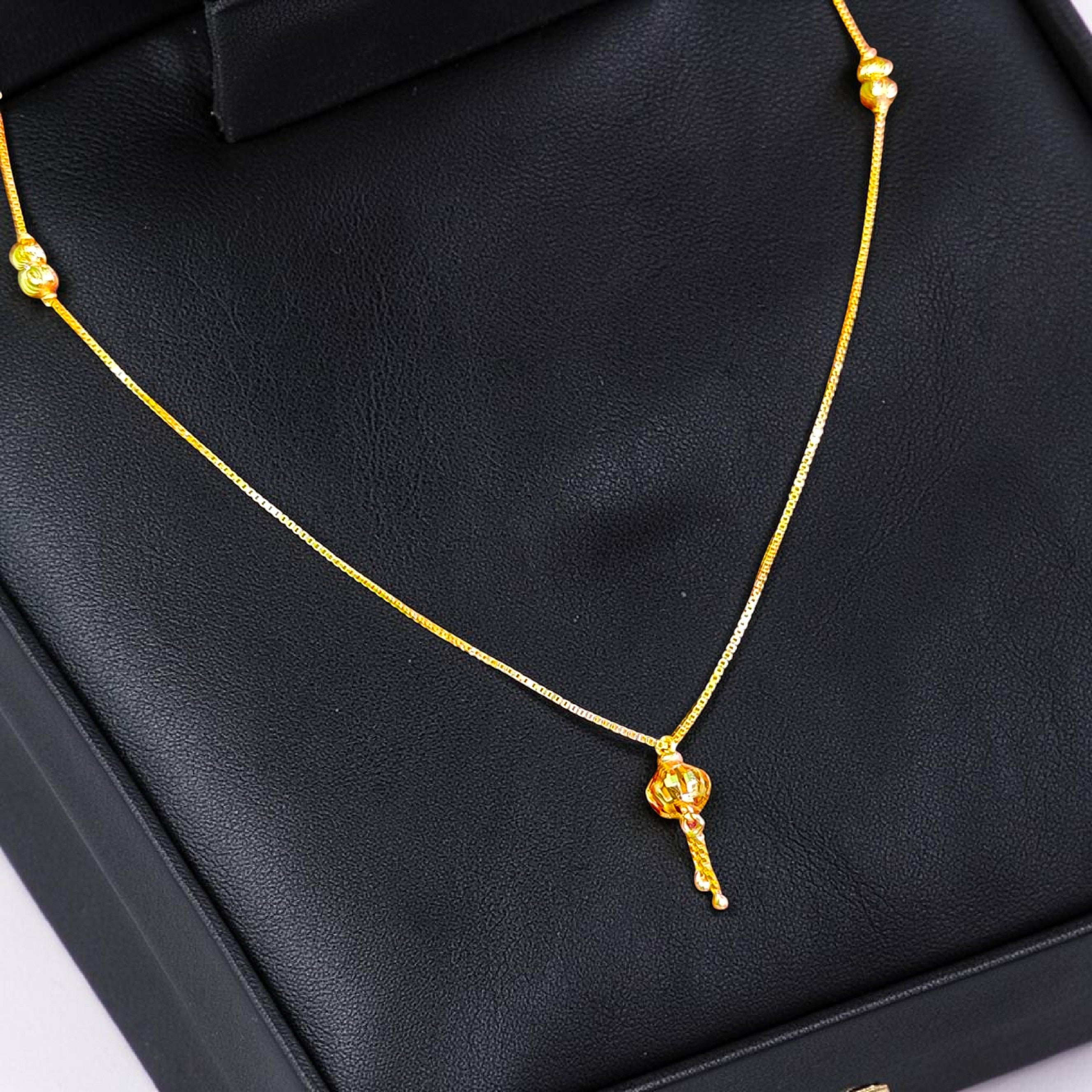 GCH-(WGT: 2.400 GM APPROX) BIS CERTIFIED HUID HALLMARK 9KT GOLD CHAIN WITH PENDANT (18 INCH) 1 PIECE FOR WOMEN.