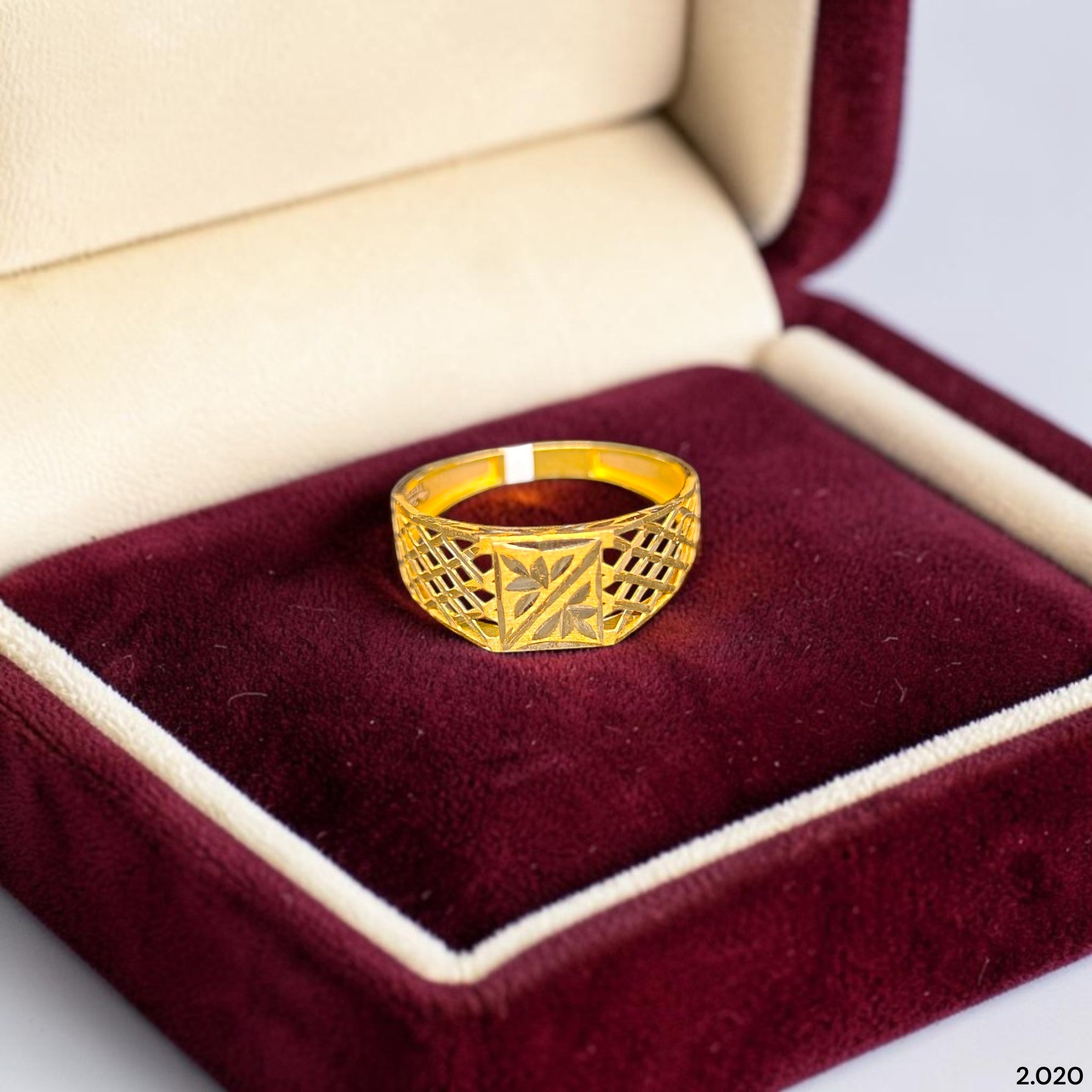 GENTS RING- SIZE:21 (WGT: 2.020 GM APPROX) BIS CERTIFIED HUID HALLMARK 916 22KT GOLD GENTS FINGER RING FOR MEN 1 PIECE.