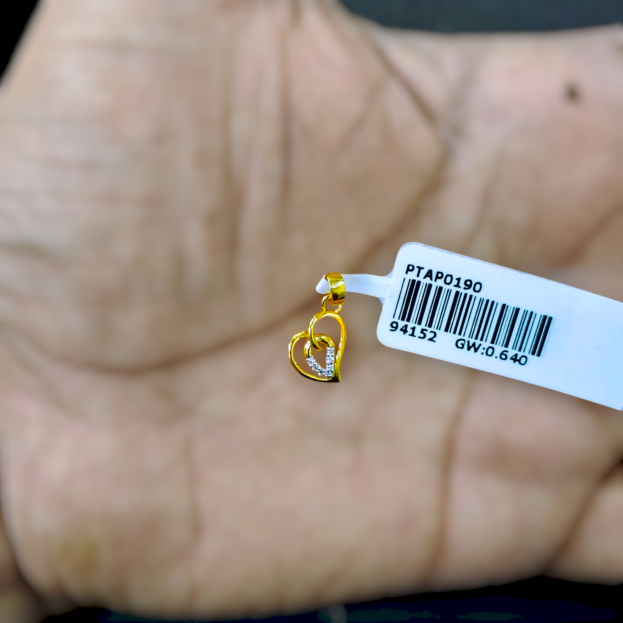 (GLC18) RAJLAXMI DIAMOND JEWELLERY - WGT: 0.640 GM - NATURAL DIAMOND (0.02 CENT) HUID HALLMARK 18KT DIAMOND PENDANT LOCKET FOR WOMEN WITH CERTIFICATE OF AUTHENTICITY BY ZORBA (DESIGN NO: PTAP0190) *CHAIN NOT INCLUDED.