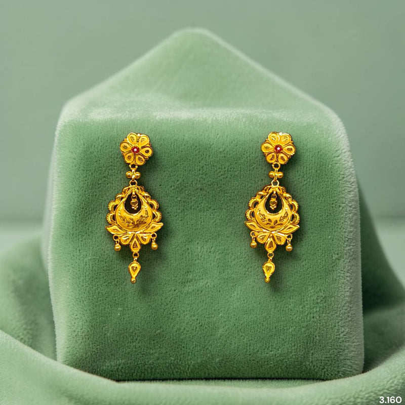 GOLD EARRINGS- (Y1HEEQ)-(HXWRZ2) (WGT: 3.160 GM APPROX) BIS CERTIFIED HUID HALLMARK 916 22KT GOLD EARRINGS 1 PAIR FOR WOMEN.
