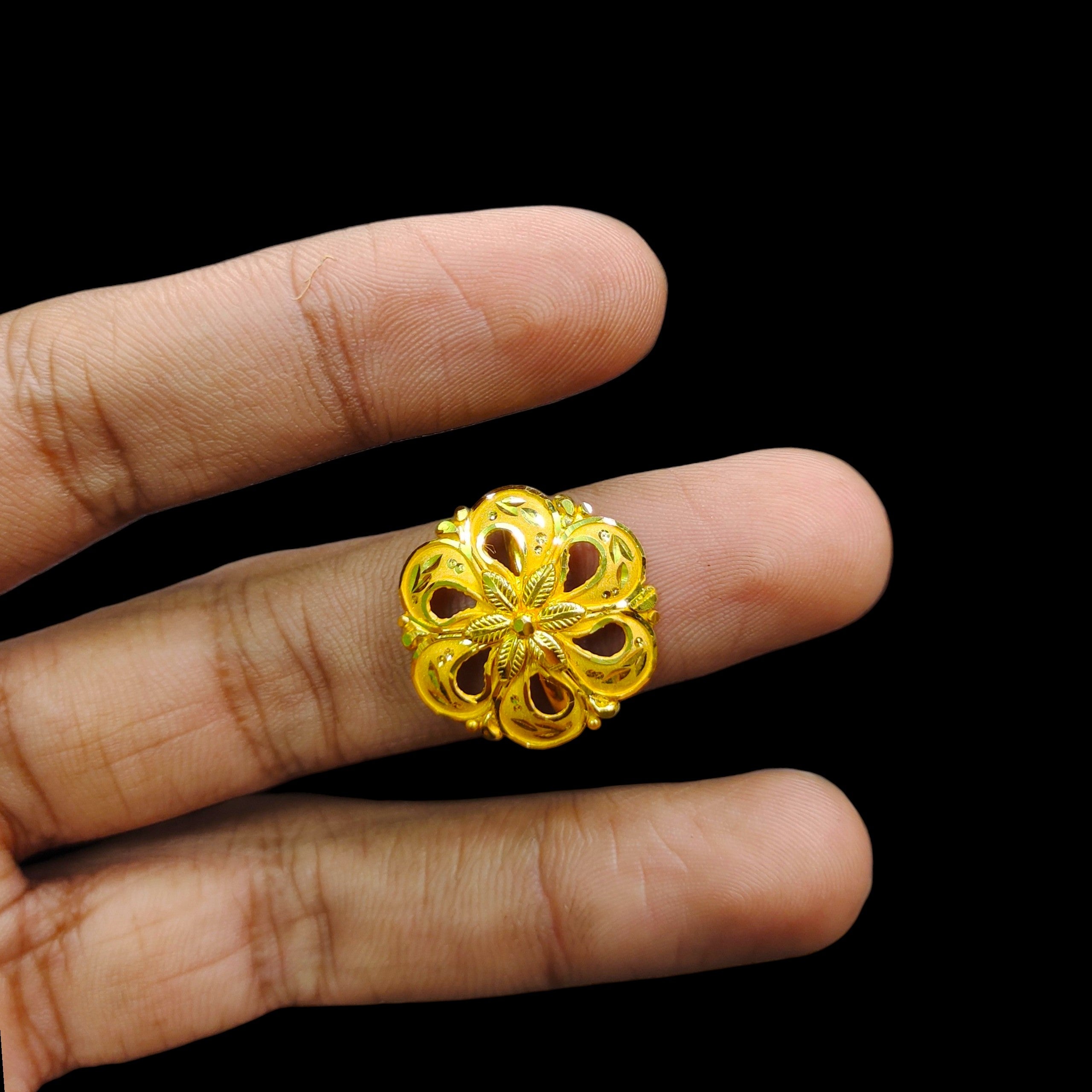 LADIES RING- (SIZE: ADJUSTABLE) WGT: 3.090 GM APPROX BIS CERTIFIED HUID HALLMARK 916 22KT GOLD RING FOR WOMEN 1 PIECE.