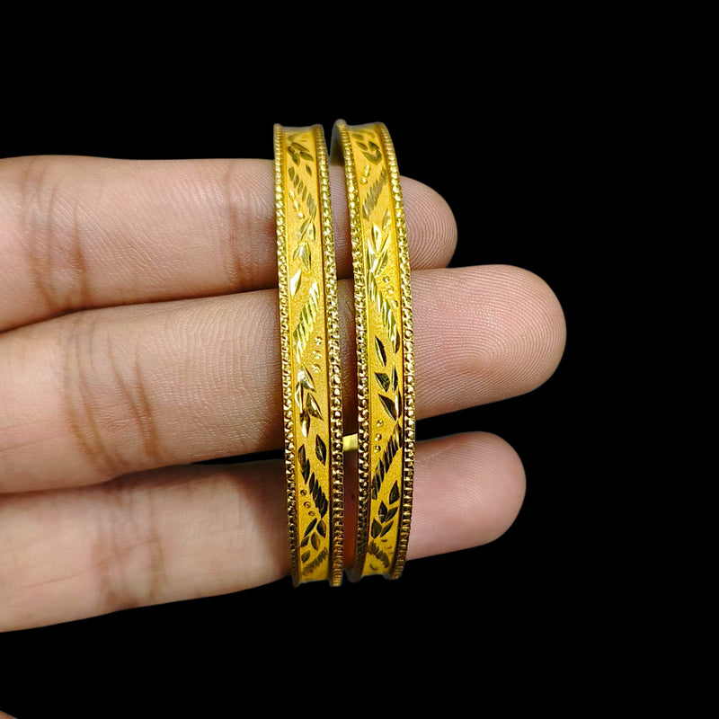 GOLD CHURI- (8ZSRWB)-(5F7VP1)-(SIZE-24)-(WGT: 1.560 GM APPROX) BIS CERTIFIED HUID HALLMARK 22KT GOLD SOCKET CHURI (CHILA PATH DESIGN) 1 PAIR FOR REGULAR USE FOR WOMAN.