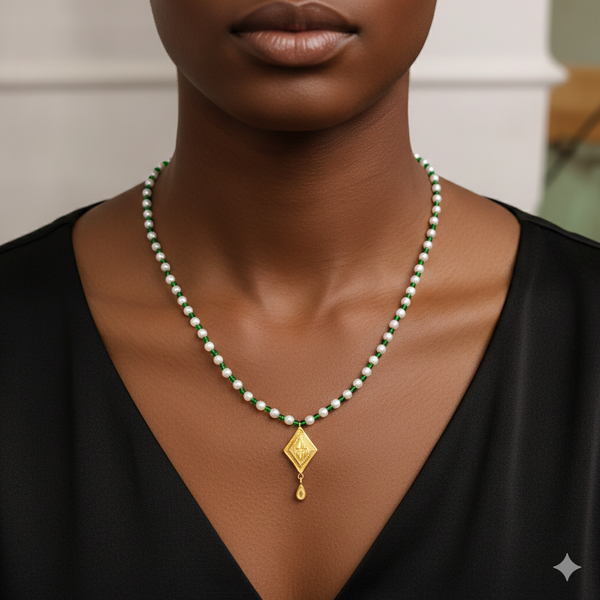 GOLD LOCKET- WGT: 0.360 GM APPROX BIS CERTIFIED HUID HALLMARK 22KT GOLD MOTI LOCKET 1 PIECE FOR WOMEN (WITH PUTI CHAIN).