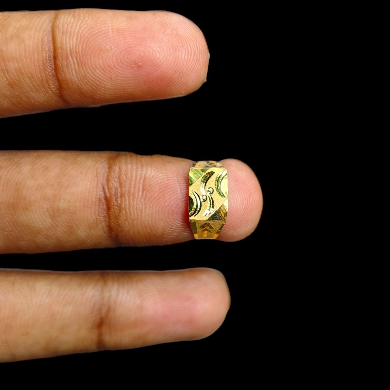 BABY JEWELLERY- TRJ WGT: 0.360 GM APPROX 375 9KT HUID HALLMARK GOLD BABY FINGER RING 1 PIECE FOR RICE CEREMONY & BIRTHDAY.(Y54XGD)