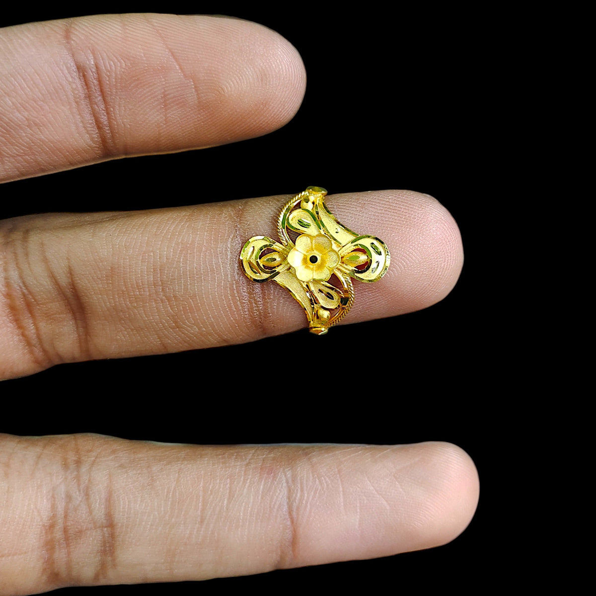 LADIES RING- (SIZE: 11) WGT: 0.770 GM APPROX BIS CERTIFIED HUID HALLMARK 9KT GOLD FINGER RING FOR WOMEN 1 PIECE. (96URQK)