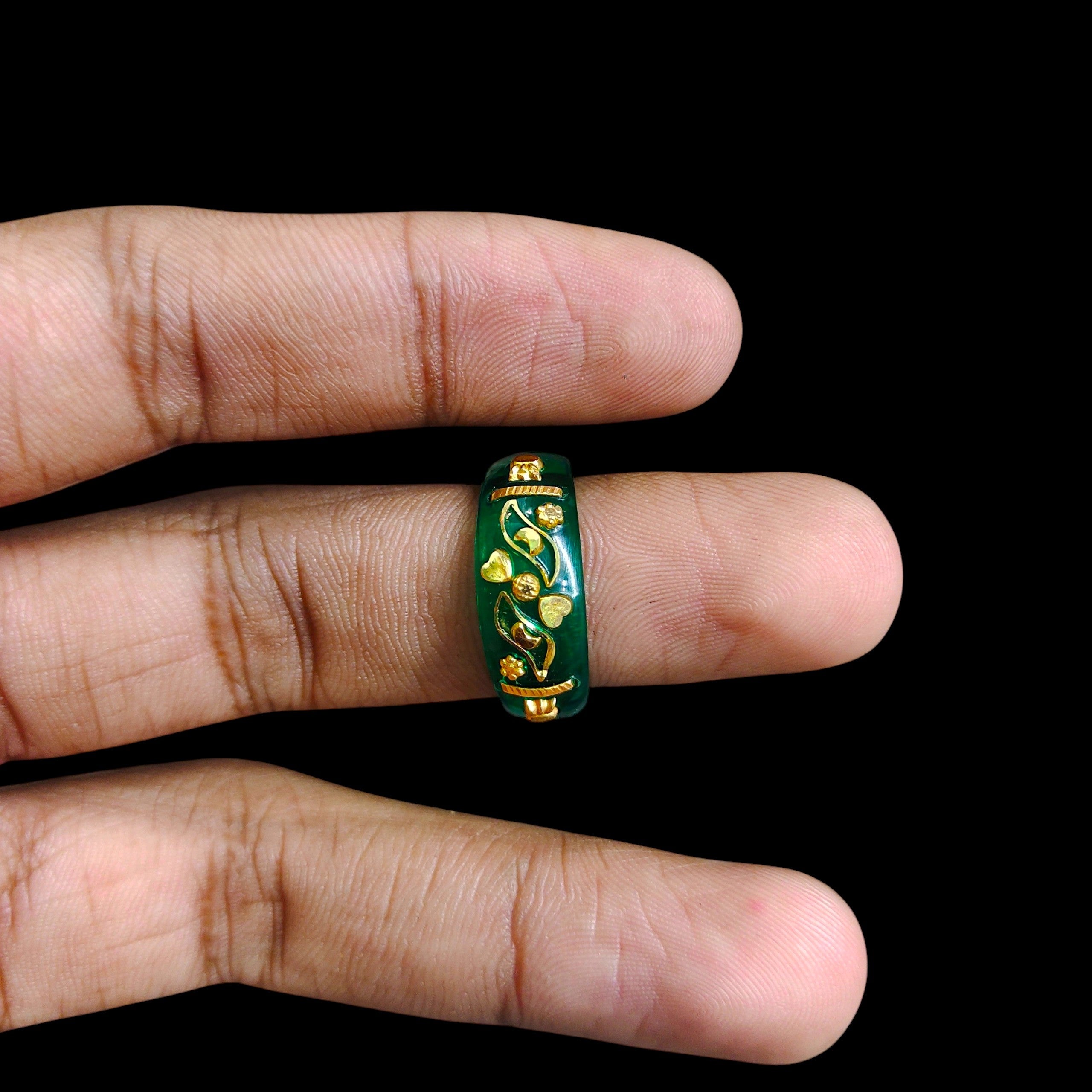 POLA RING-SIZE 13 (WGT: 0.300 GM APPROX) CERTIFIED BIS HALLMARK 916 22KT GOLD POLA RING 1 PIECE (BEST FOR DAILY WEAR OR GIFTING YOUR LOVE ONE).