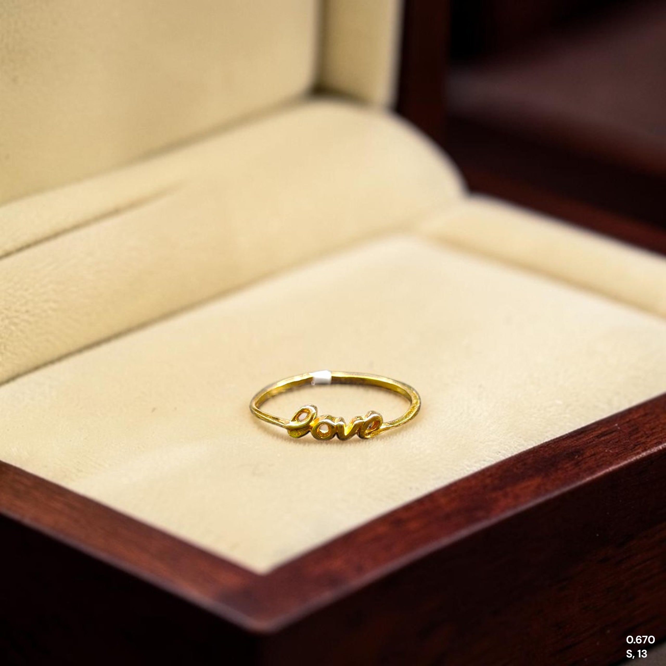 LADIES RING- (SIZE: 13) WGT: 0.670 GM APPROX 14KT HALLMARK GOLD RING FOR WOMEN 1 PIECE.