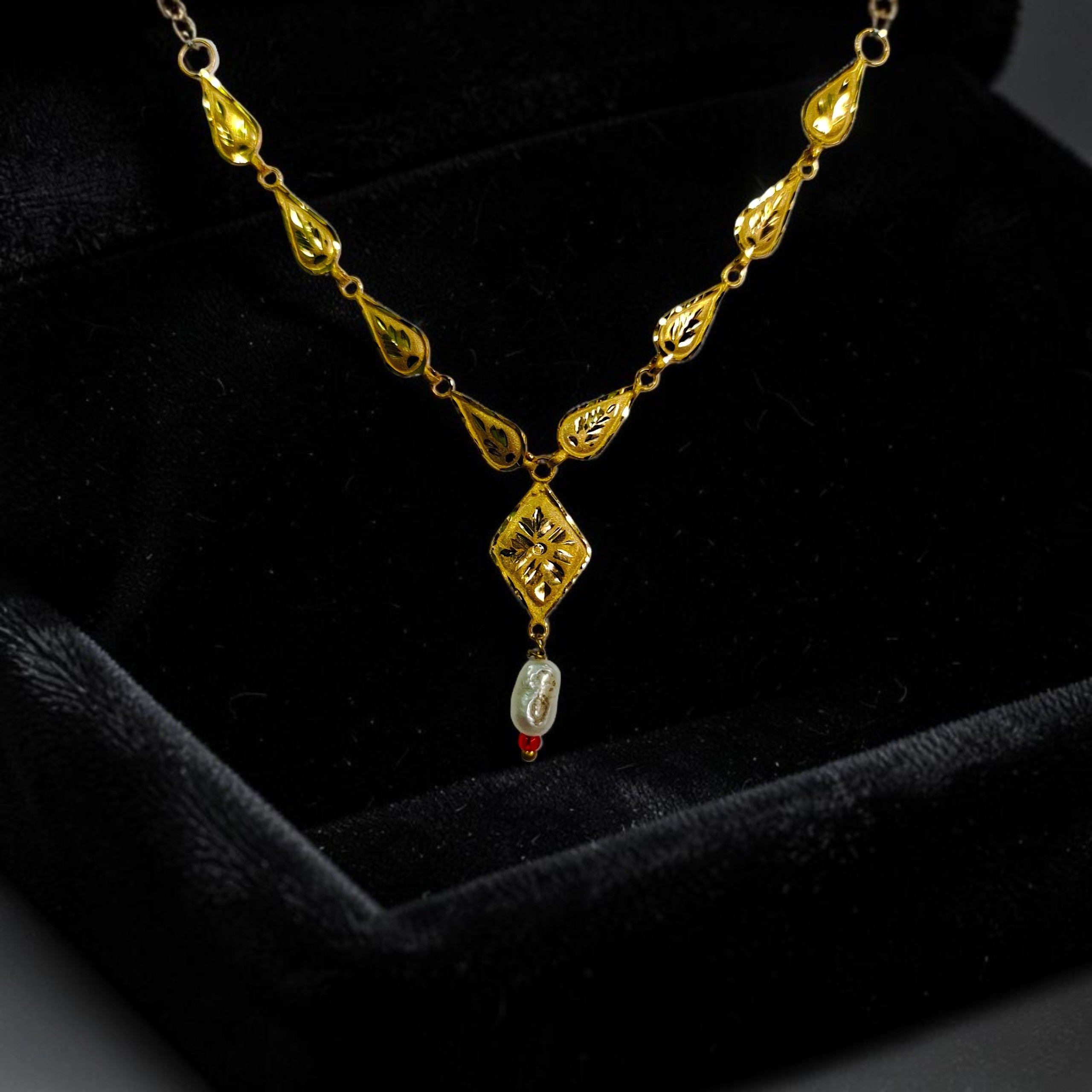 GOLD CHOKER NECKLACE-(WGT: 0.664 GM APPROX) BIS CERTIFIED HUID HALLMARK 9KT GOLD NECKLACE 1 PIECE FOR WOMEN.