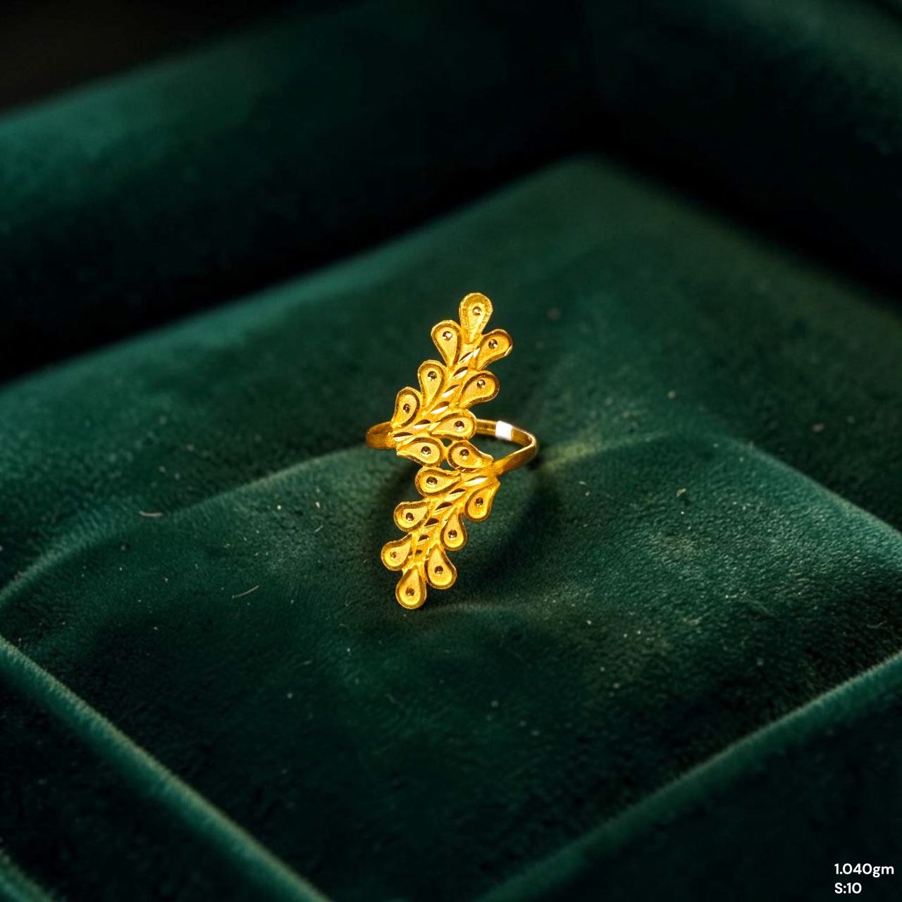 LADIES RING- (SIZE: 17) WGT: 1.040 GM APPROX BIS CERTIFIED HUID HALLMARK 9KT GOLD FINGER RING FOR WOMEN 1 PIECE