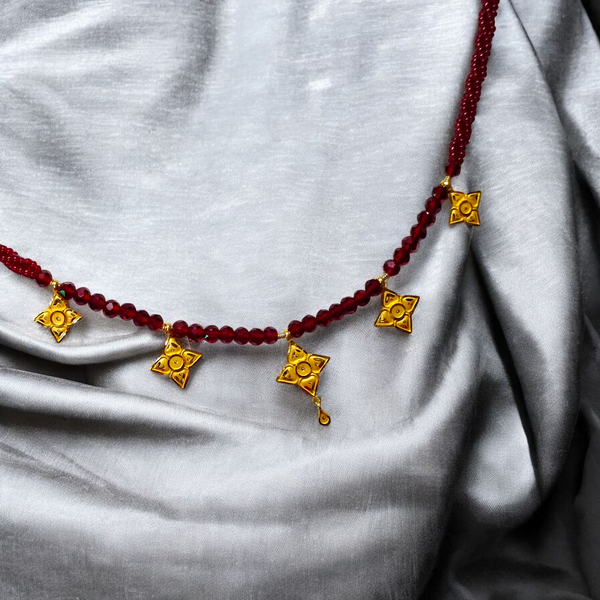 TRJ FLOWER DESIGN SELI WGT: 1.720 GM APPROX HUID HALLMARK 22KT GOLD SELIHAR 1 PIECE WITH TASSEL.