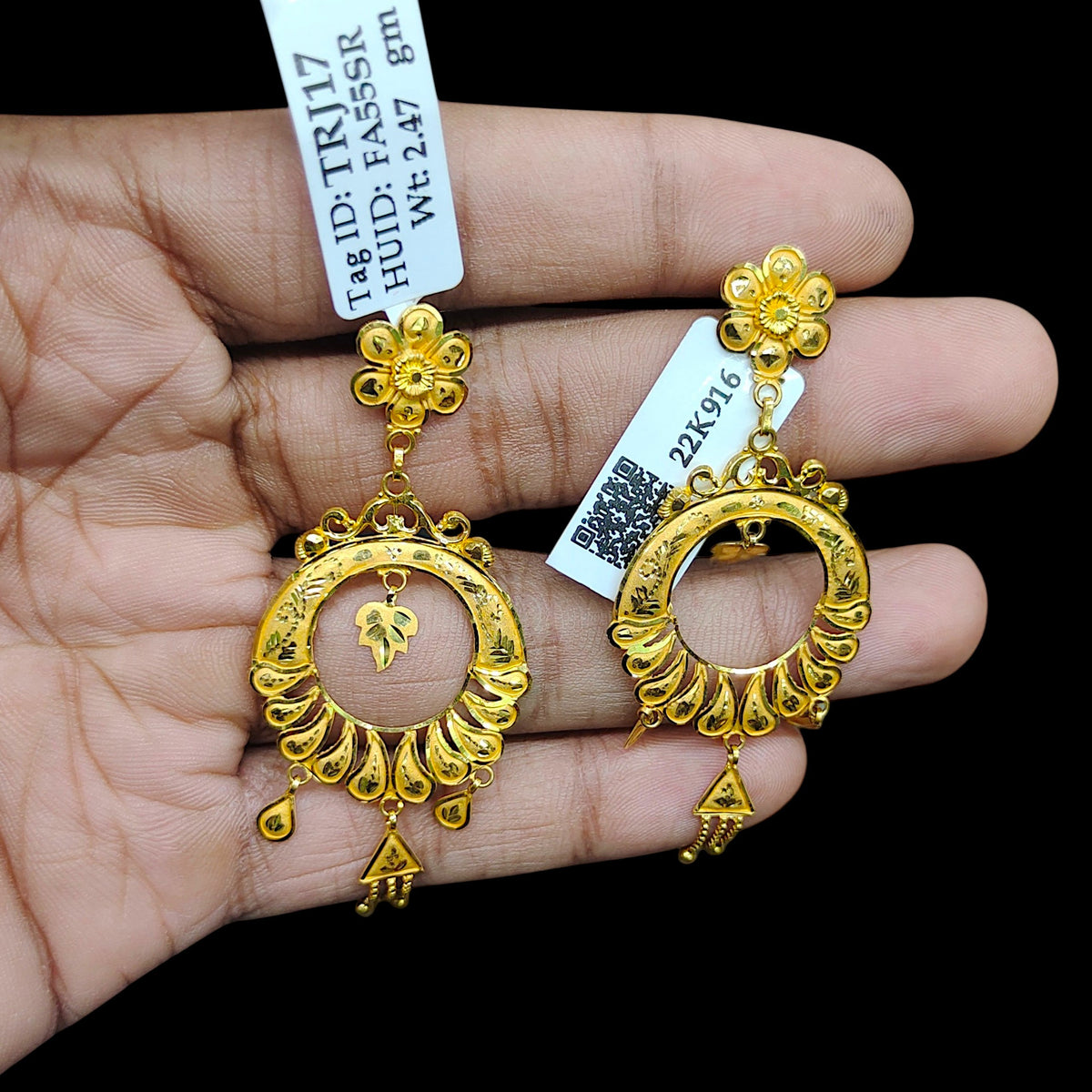 GOLD EARRINGS- (WGT: 5.020 GM APPROX) BIS CERTIFIED HUID HALLMARK 916 22KT GOLD EARRINGS 1 PAIR FOR WOMEN.(FA55SR)-(YYWMQE)