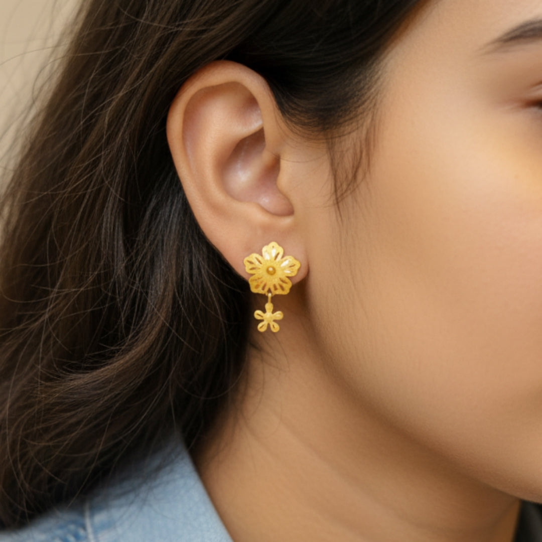 (GSE22) BIS CERTIFIED WGT: 0.690 GM APPROX HUID HALLMARK 916 22KT GOLD TOPS 1 PAIR FOR WOMEN.