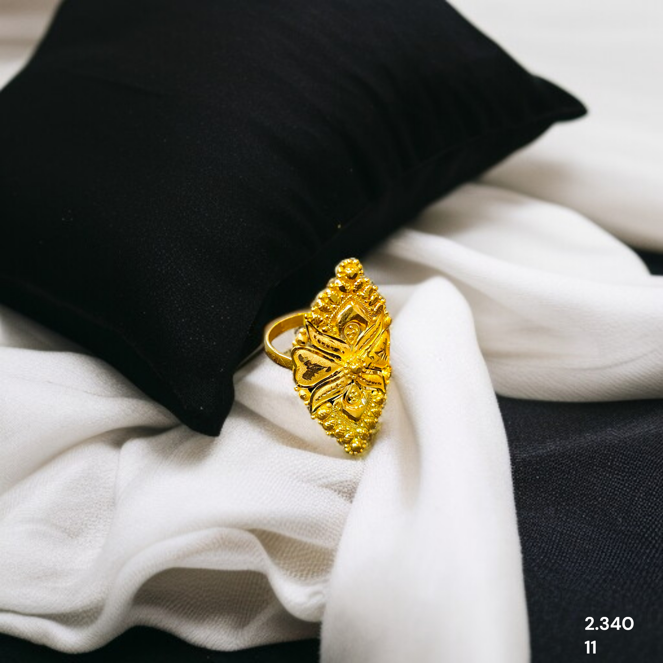 LADIES RING- (SIZE: 11) WGT: 2.340 GM APPROX 22KT HUID HALLMARK GOLD RING FOR WOMEN 1 PIECE.