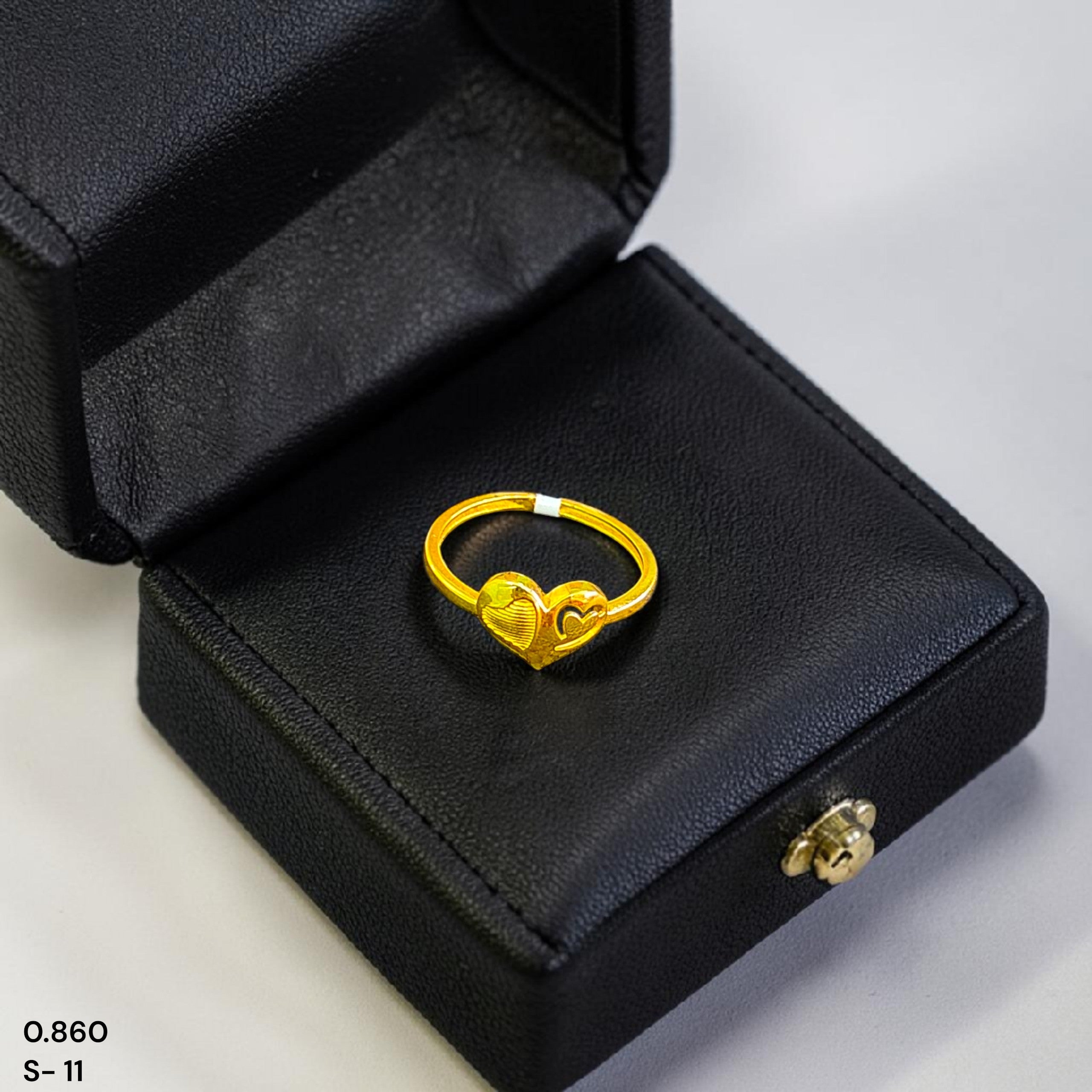 LADIES RING- (SIZE: 11) WGT: 0.860 GM APPROX BIS CERTIFIED HUID HALLMARK 9KT GOLD FINGER RING FOR WOMEN 1 PIECE FOR REGULAR USE.