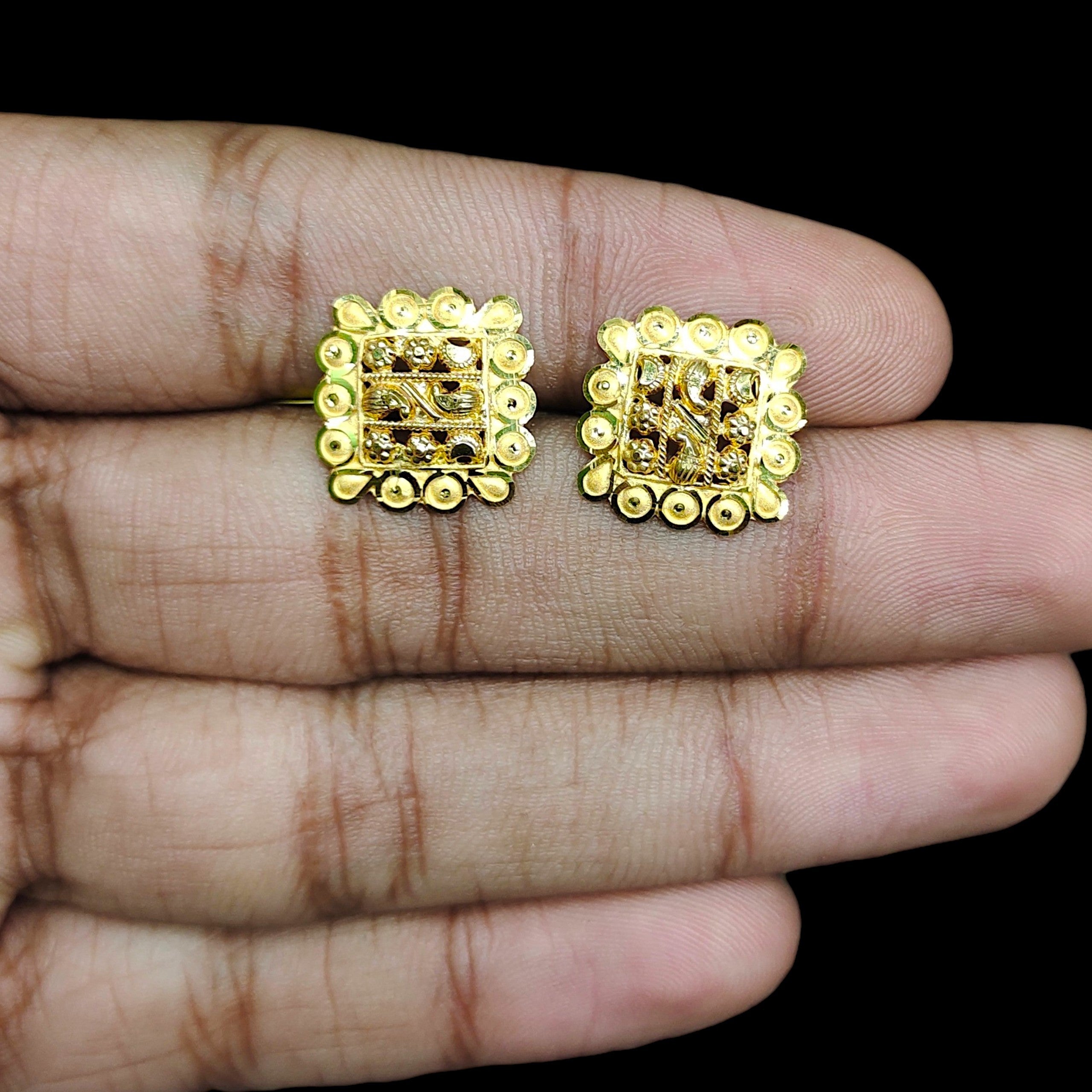 GOLD SUIDHAGA- (WGT: 1.740 GM APPROX) BIS CERTIFIED HUID HALLMARK 9KT GOLD SUIDHAGA EARRINGS (1 PAIR) FOR WOMEN. (EAQQL7)-(Q2ZAXR)