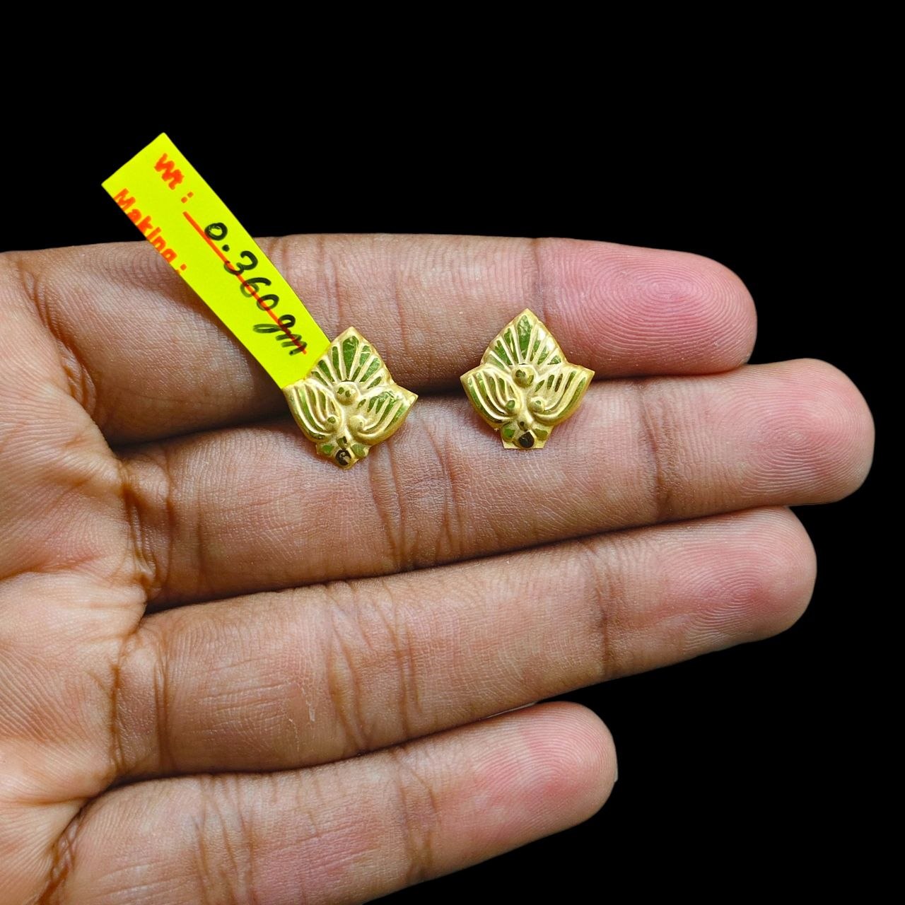 GOLD TOPS- BIS CERTIFIED (WGT: 0.360 GM APPROX) HUID HALLMARK 375 9KT GOLD TOPS 1 PAIR BEST FOR MARRIAGE GIFT.