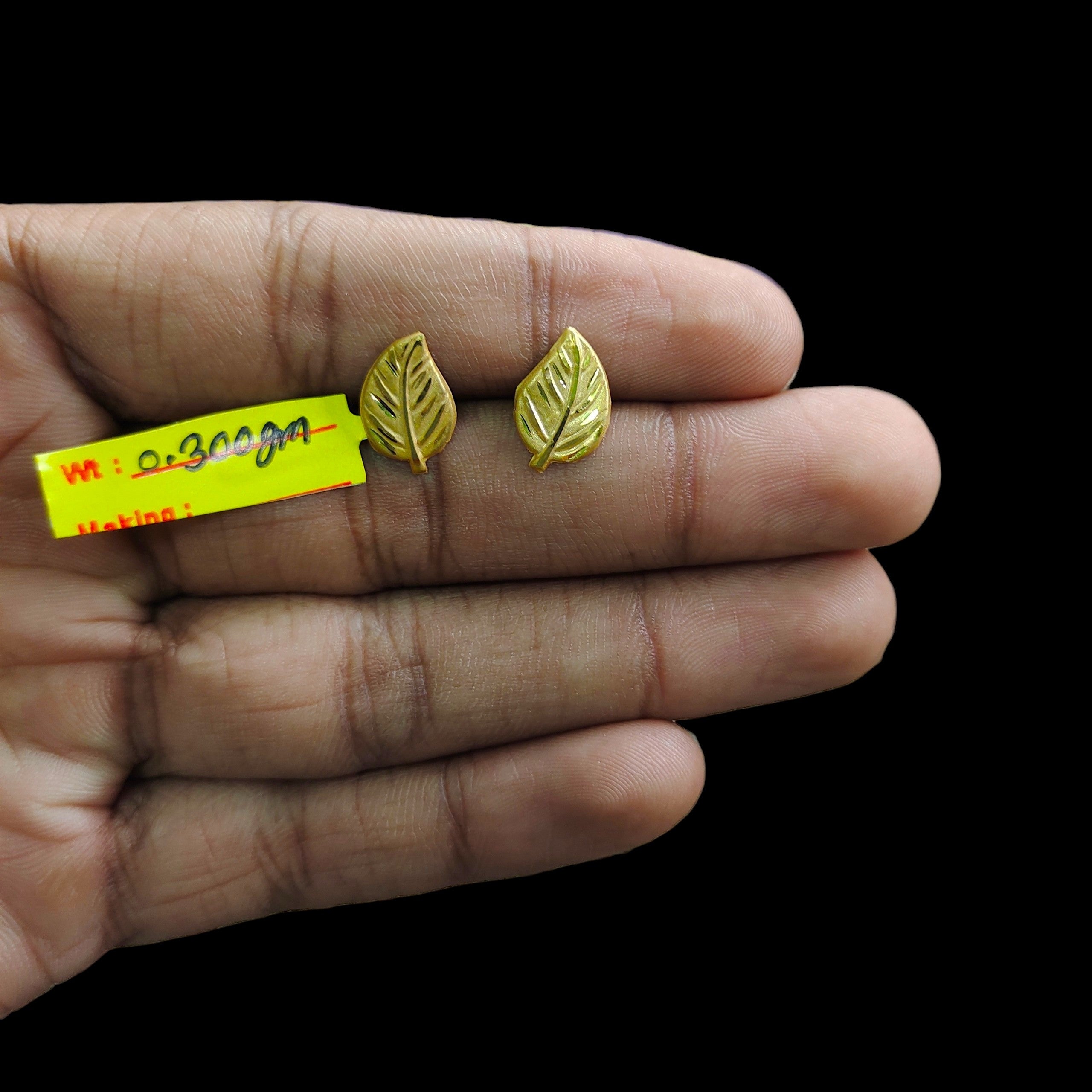 GOLD TOPS- BIS CERTIFIED (WGT: 0.300 GM APPROX) HUID HALLMARK 375 9KT GOLD TOPS 1 PAIR BEST FOR MARRIAGE GIFT.