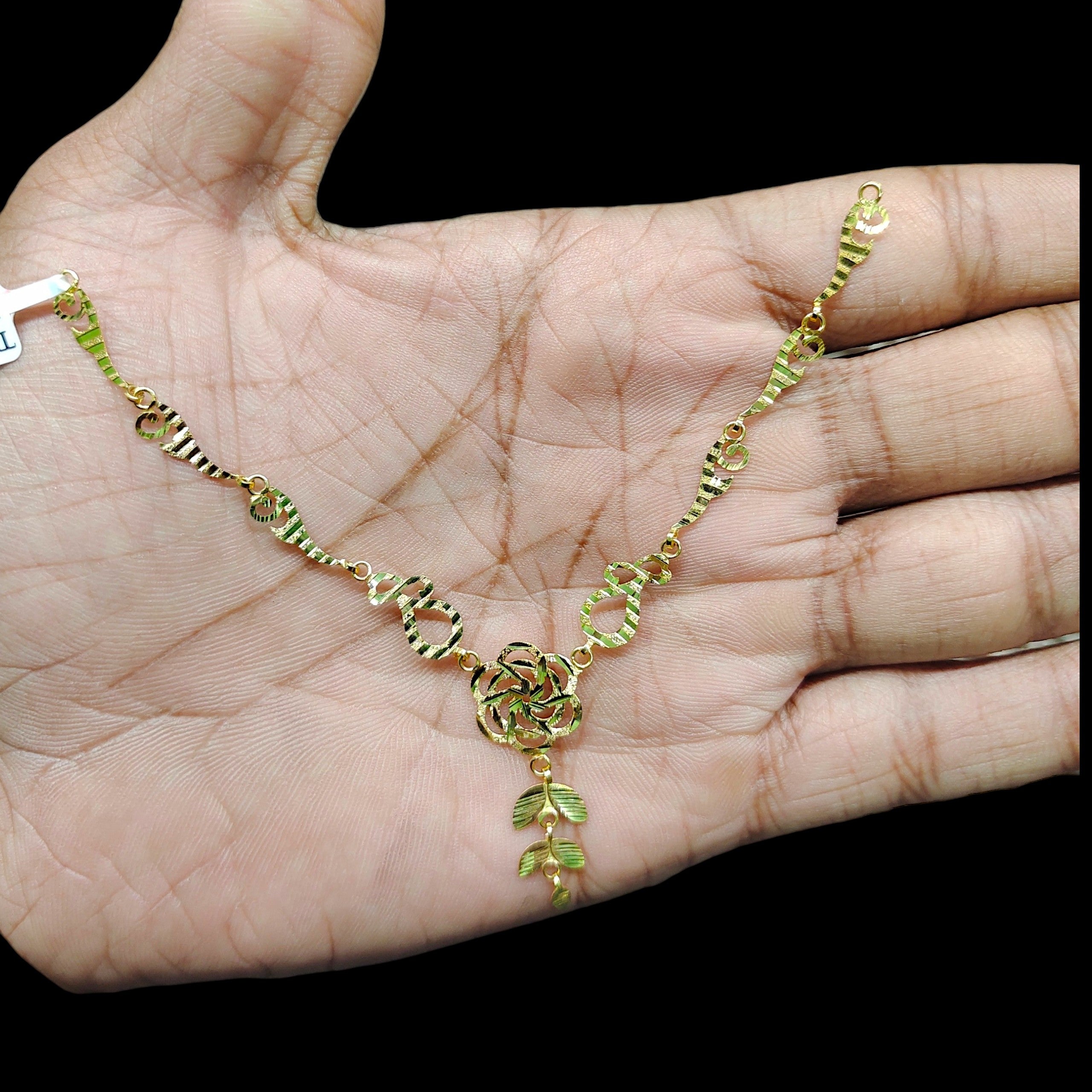 GOLD NECKLACE -(WGT: 1.640 GM APPROX) BIS CERTIFIED HUID HALLMARK 375 9KT GOLD NECKLACE 1 PIECE FOR WOMEN.