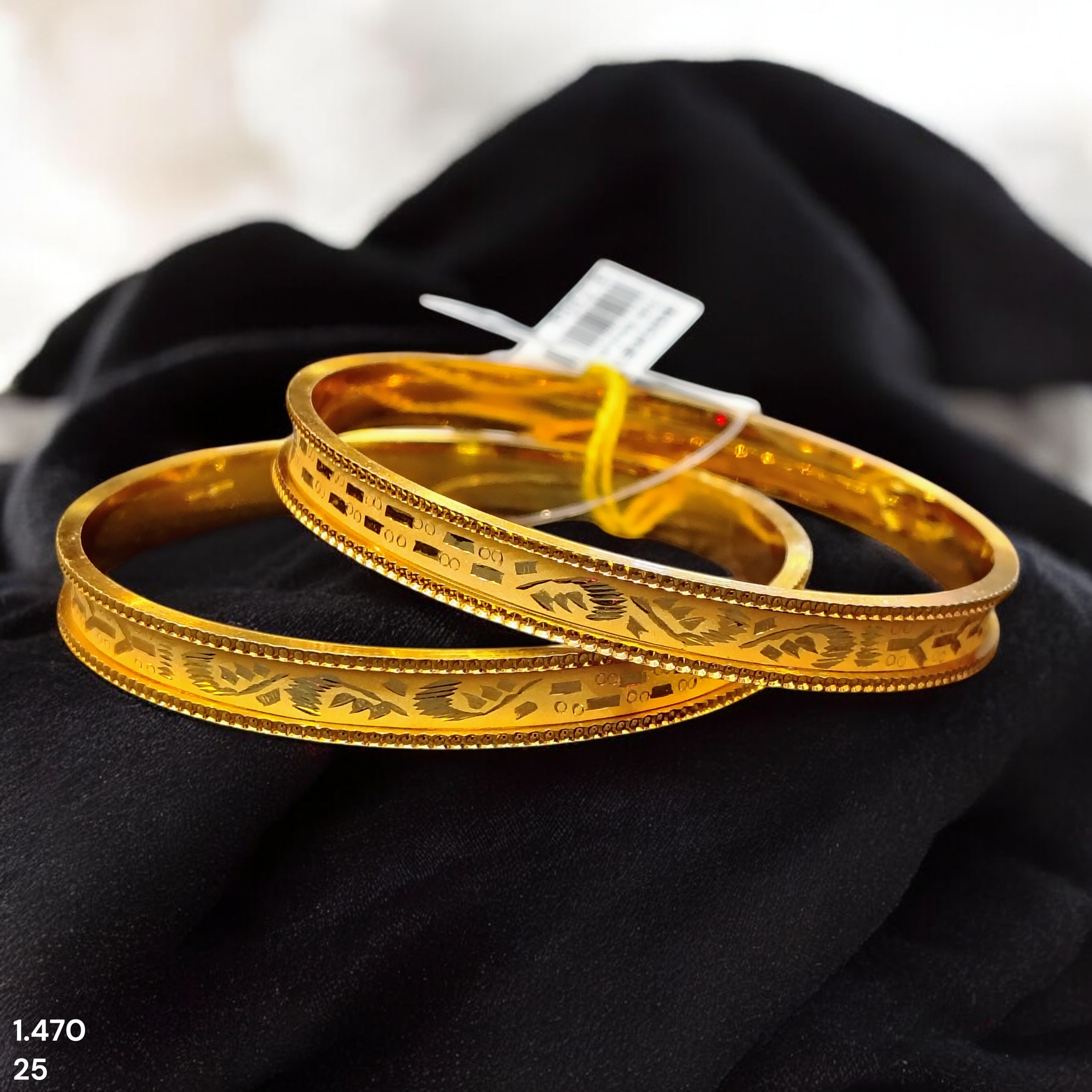 (GSN22) TRJ WGT: 1.470 GM APPROX (SIZE-25) 22KT HUID HALLMARK GOLD CHILA SOCKET CHURI 1 PAIR.