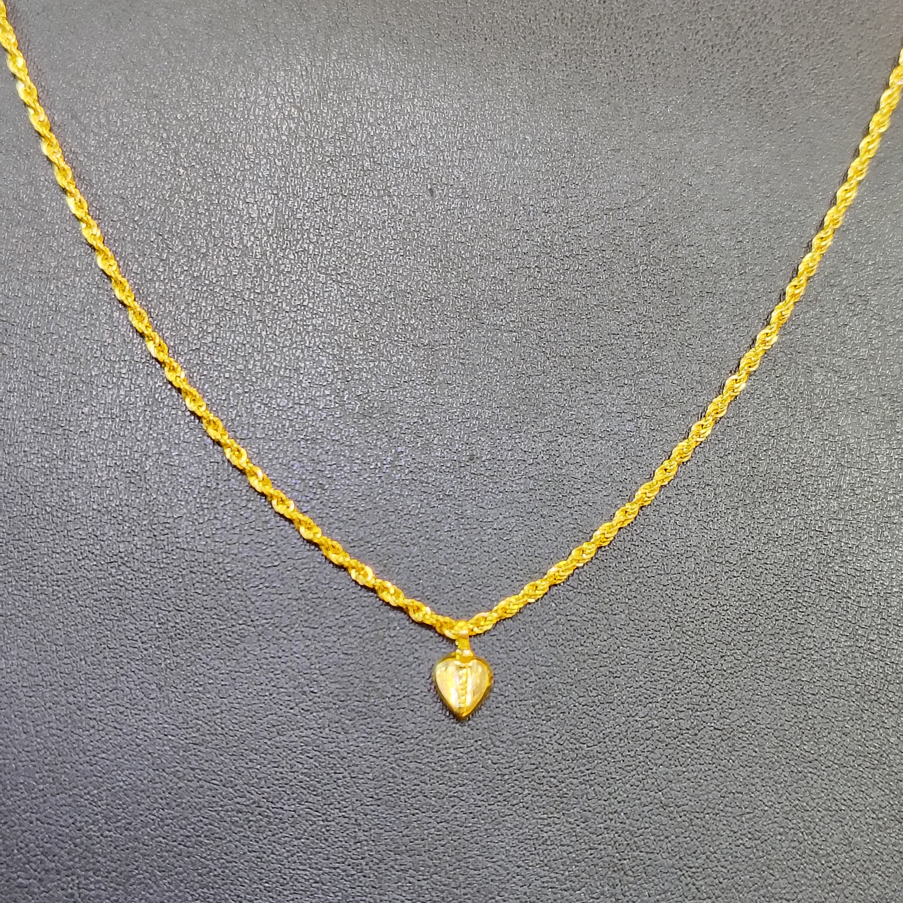 (FREE KDM LOVE LOCKET)- VIRAL ROPE CHAIN (GCS) TRJ WGT: 0.800 GM APPROX HUID HALLMARK 18KT GOLD CHAIN 1 PIECE 16 INCH (FOR SPECIAL GIFT ONLY)NOT FOR DAILY USE.