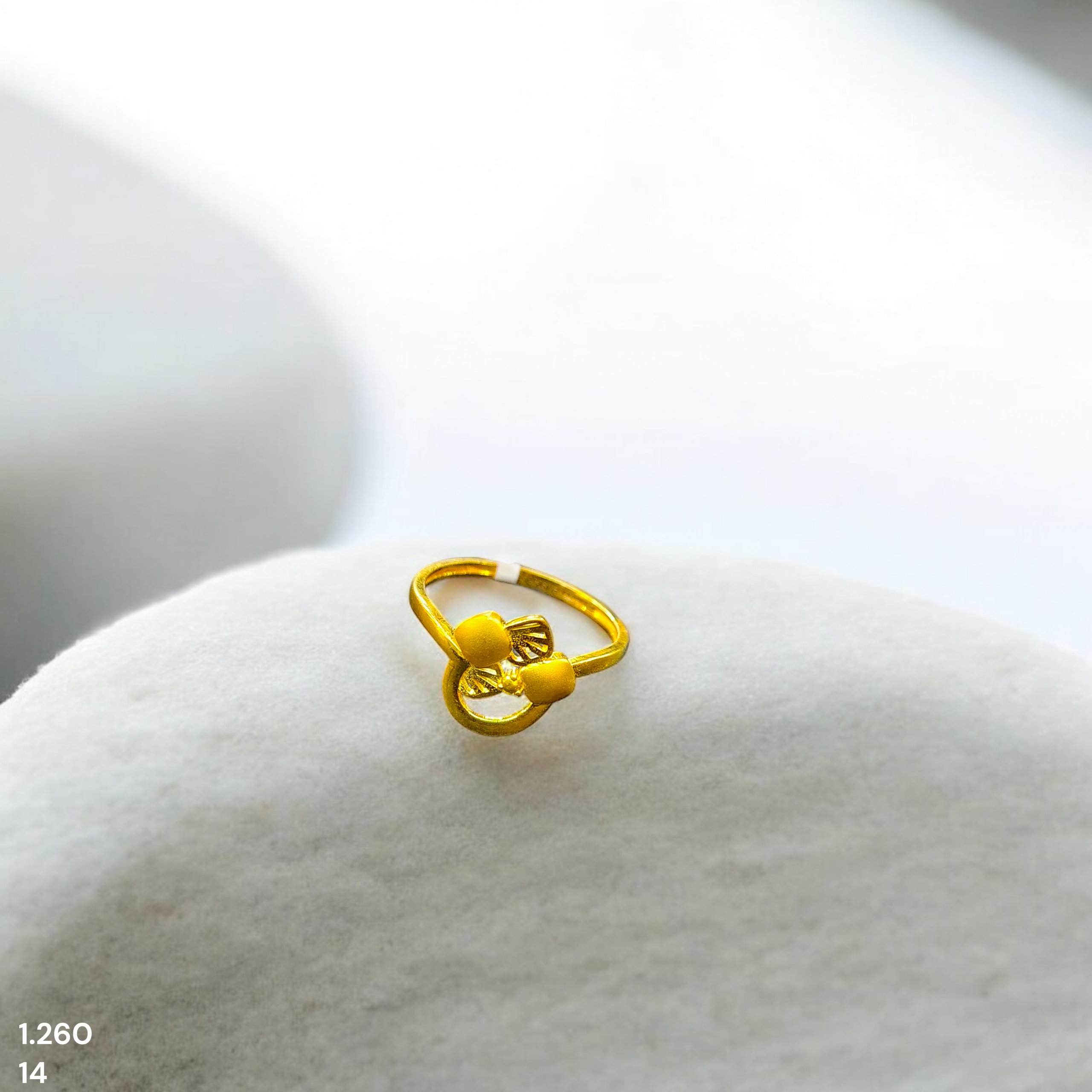 LADIES RING- TRJ (SIZE:14) WGT: 1.260 GM APPROX BIS CERTIFIED HUID HALLMARK 9KT GOLD FINGER RING FOR WOMEN 1 PIECE.