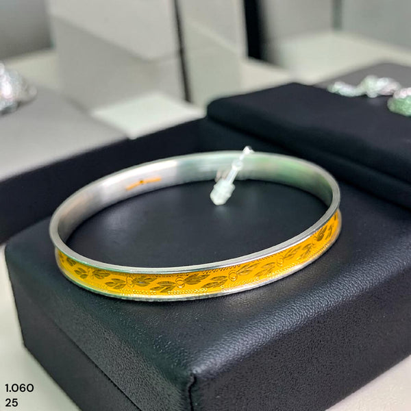GOLD NOA- (SIZE: 25) WGT: 1.060 GM APPROX 22KT HUID HALLMARK GOLD NOA BANGLES 1 PIECE.