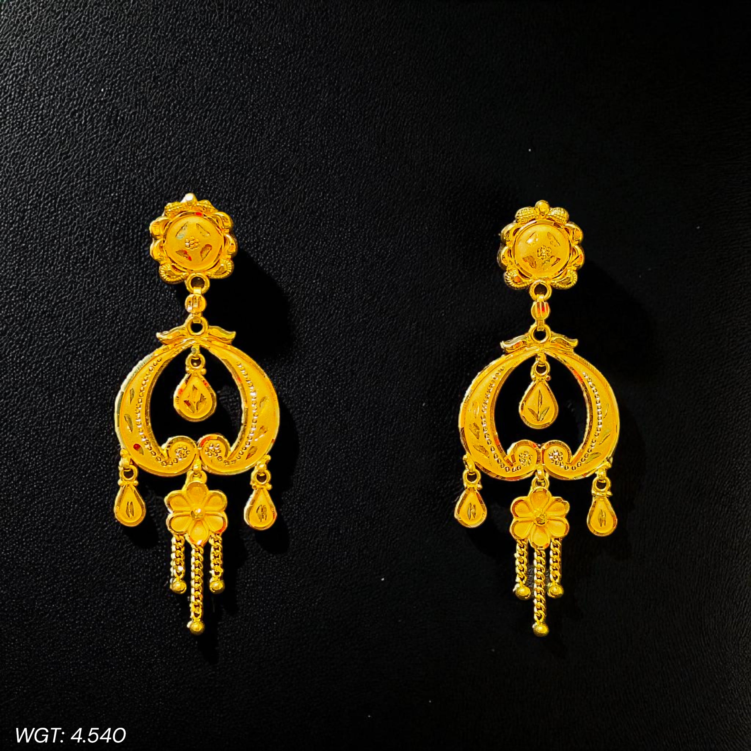 (GER22) BIS CERTIFIED WGT: 4.540 GM APPROX HUID HALLMARK 916 22KT GOLD EARRINGS KANBALA 1 PAIR FOR WOMEN.