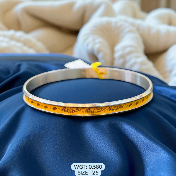 TRJ (SIZE: 26) WGT: 0.580 GM APPROX 22KT HUID HALLMARK GOLD NOA BANGLES (LAZER CHILA) 1 PIECE.