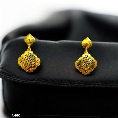 GOLD EARRINGS- WGT: 1.460 GM APPROX BIS CERTIFIED HUID HALLMARK 9KT GOLD EARRINGS 1 PAIR FOR WOMEN.