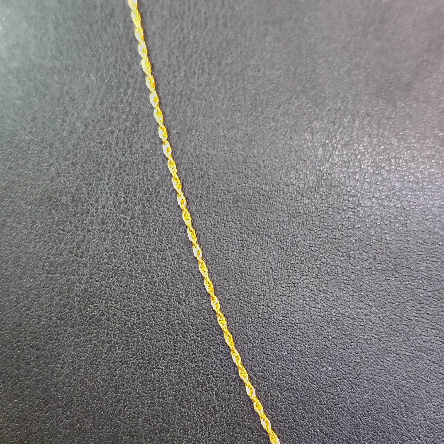 (FREE KDM LOVE LOCKET)- VIRAL ROPE CHAIN WGT: 0.500 GM APPROX HUID HALLMARK 18KT GOLD CHAIN 1 PIECE 16 INCH (FOR SPECIAL GIFT ONLY)NOT FOR DAILY USE.