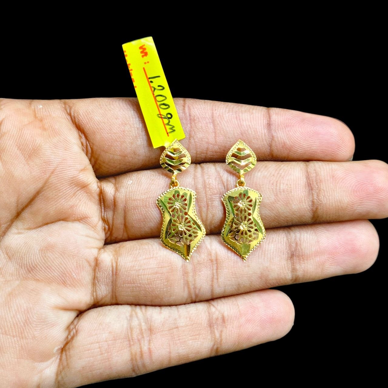 GOLD EARRINGS- WGT: 1.200 GM APPROX BIS CERTIFIED HUID HALLMARK 9KT GOLD EARRINGS 1 PAIR FOR WOMEN (BEST FOR GIFT IN MARRIAGE).