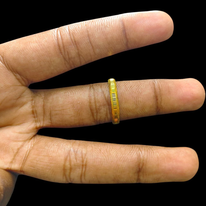 LADIES RING- (SIZE: 25) WGT: 0.630 GM APPROX BIS CERTIFIED HUID HALLMARK 9KT GOLD THUMB RING FOR UNISEX 1 PIECE.(Q43PU3)