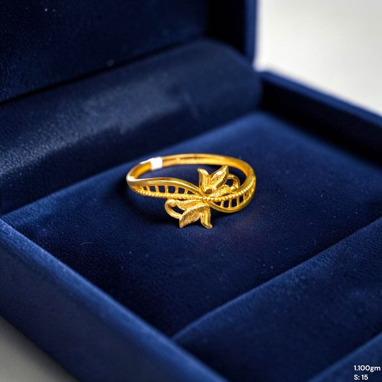 LADIES RING- (SIZE: 15) WGT: 1.100 GM APPROX BIS CERTIFIED HUID HALLMARK 916 22KT GOLD RING FOR WOMEN 1 PIECE.