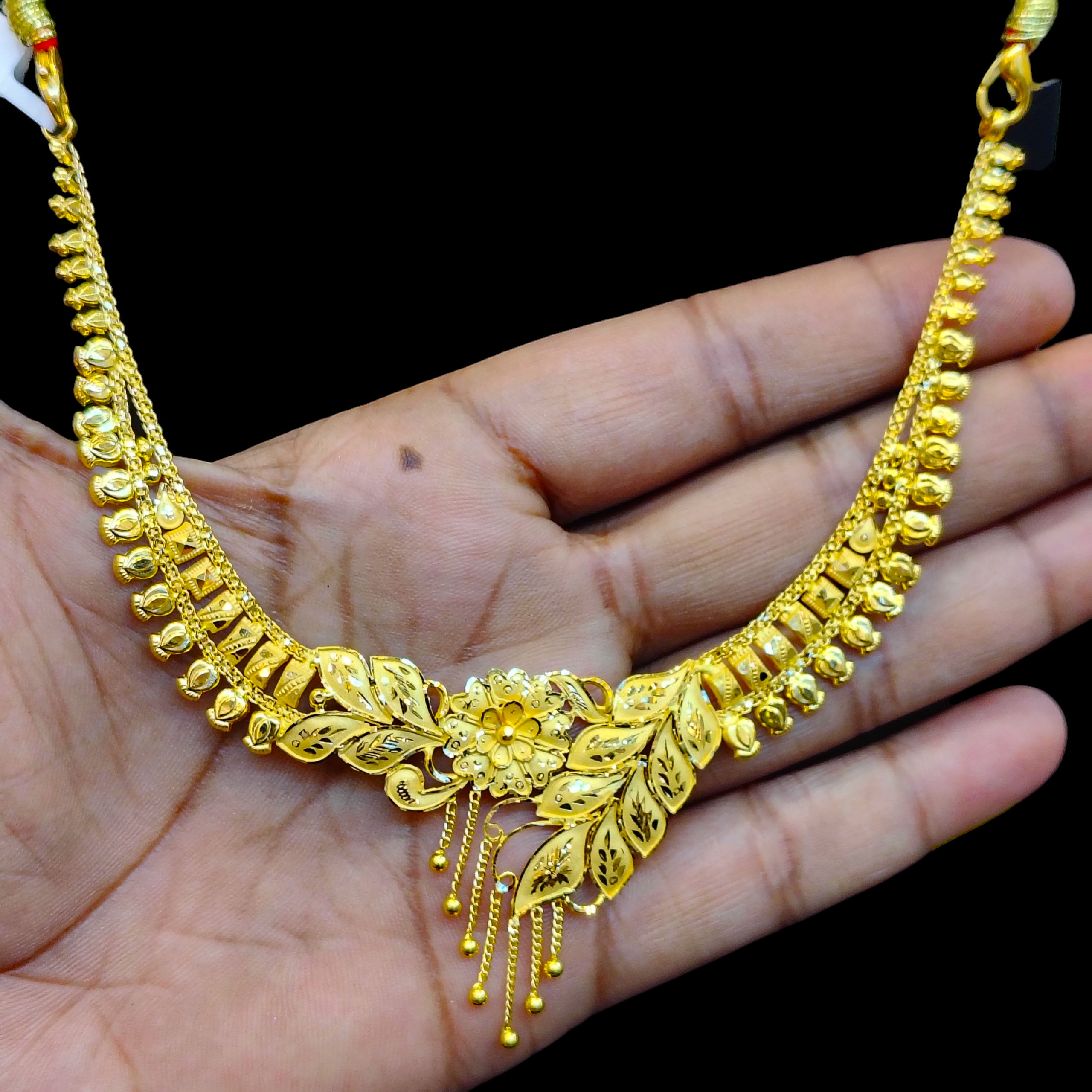 GOLD CHOKER NECKLACE- WGT: 8.560 BIS CERTIFIED HUID HALLMARK 916 22KT GOLD NECKLACE 1 PIECE WITH FREE ADJUSTABLE TASSEL FOR WOMEN.