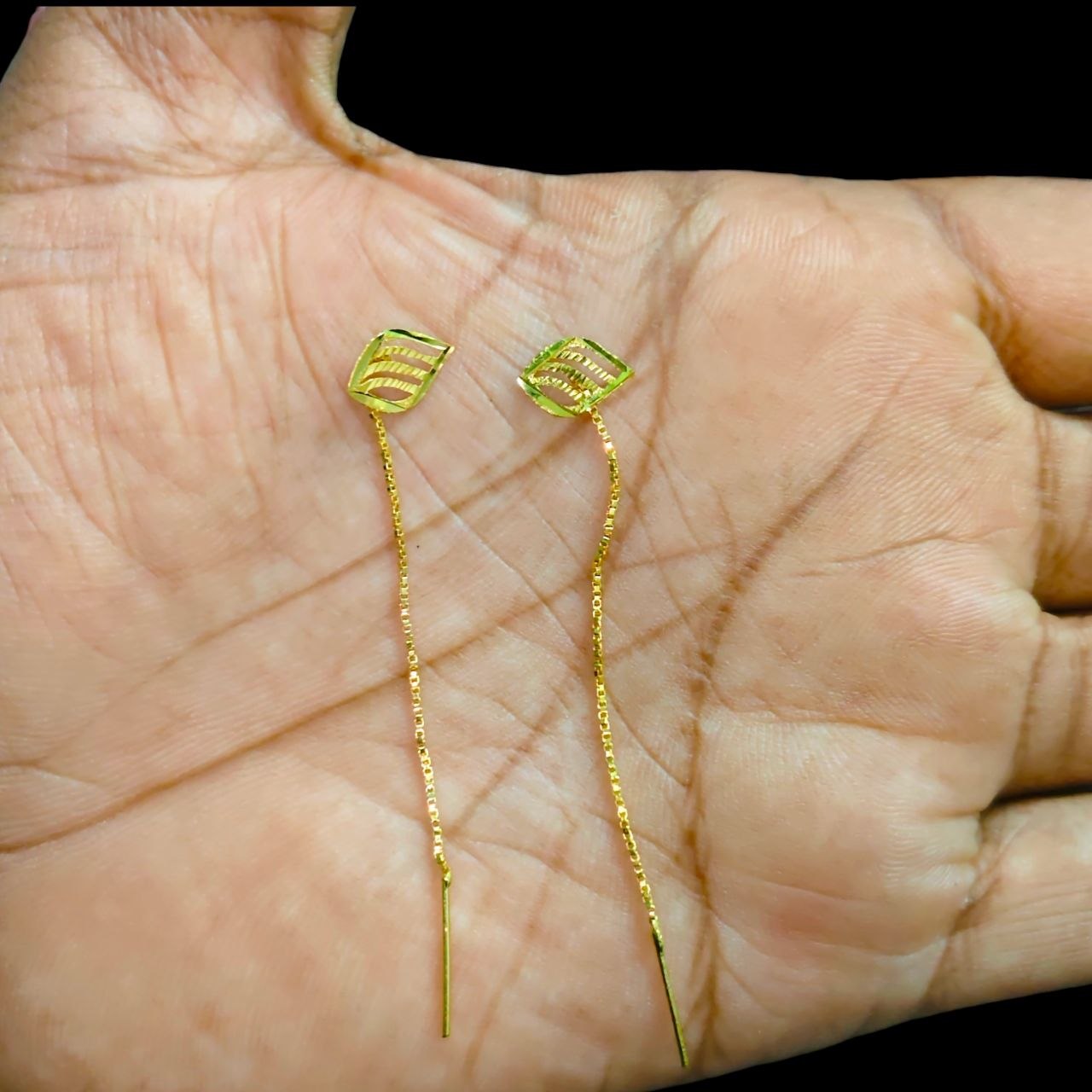 GOLD SUIDHAGA- (WGT: 0.580 GM APPROX) BIS CERTIFIED HUID HALLMARK 9KT GOLD SUIDHAGA EARRINGS (1 PAIR) FOR WOMEN.