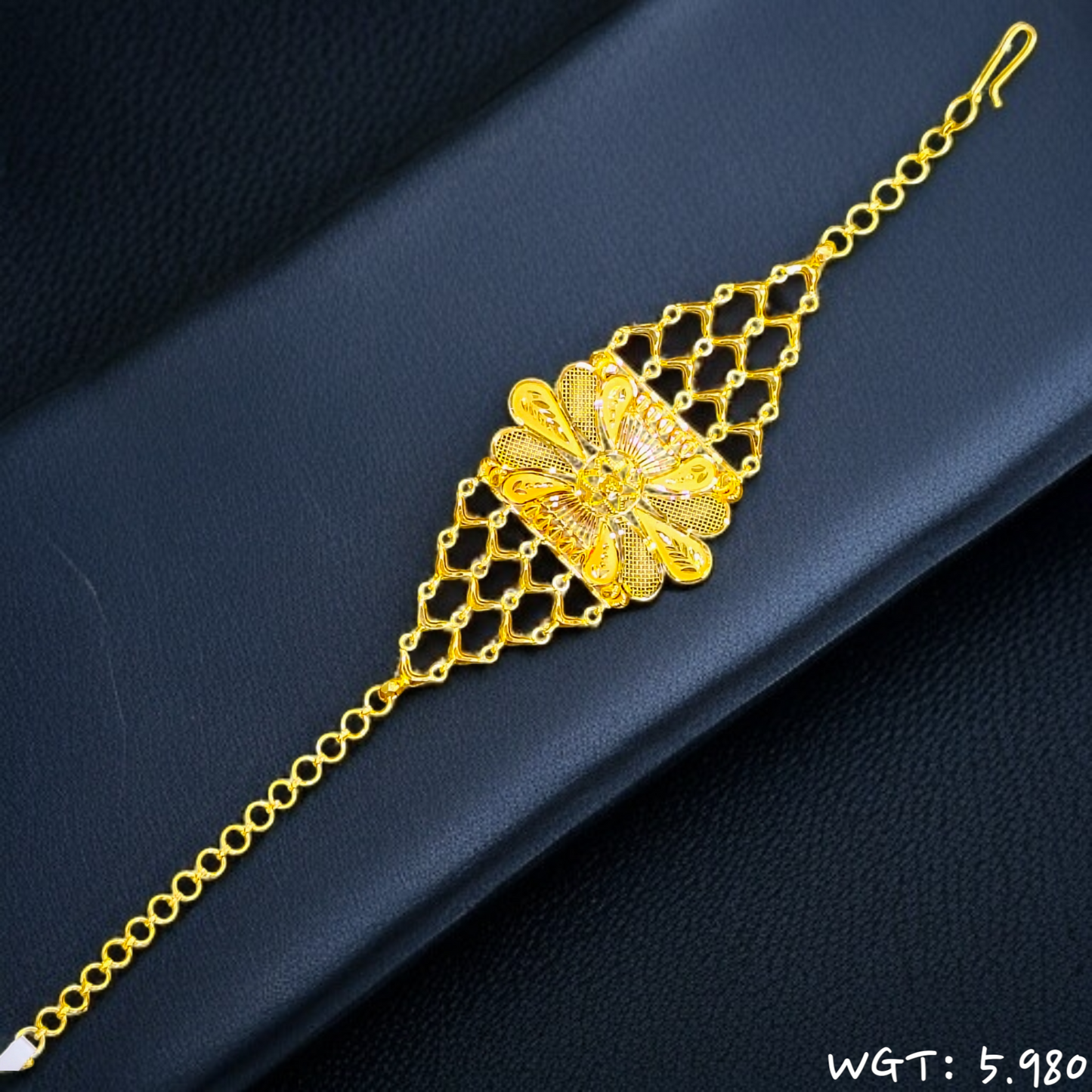 RAJLAXMI WGT: 5.980 GM APPROX HUID HALLMARK 916 22KT GOLD MANTASHA FOR WOMEN.