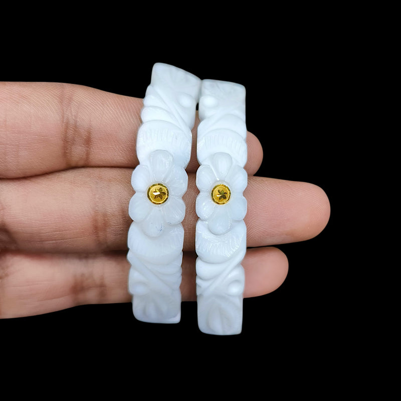 GSB9K- (QAN8KR)-(AE2NXX) (SIZE:24) (WGT: 0.280 GM APPROX) BIS CERTIFIED HUID HALLMARK 375 9KT GOLD SAKHA BADHANO 1 PAIR FOR WOMEN NOT FOR REGULAR USE.