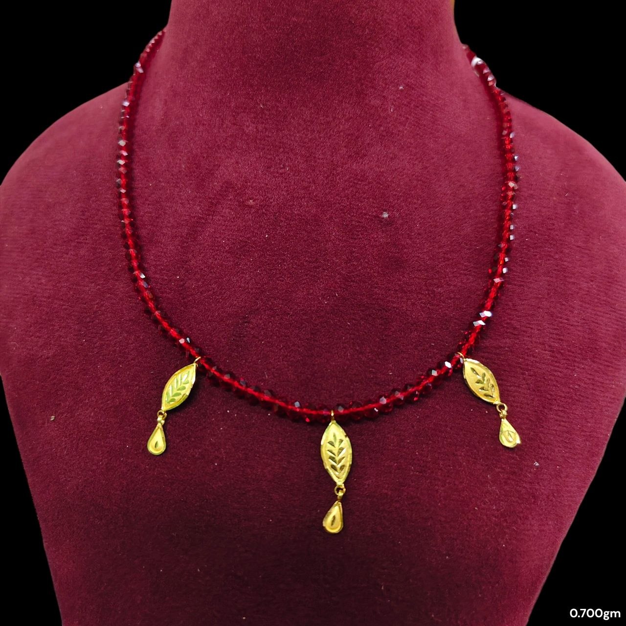 GOLD MOTI HAR- WGT: 0.700 GM APPROX HUID HALLMARK 22KT GOLD MOTI SELIHAR 1 PIECE WITH CRYSTAL CHAIN.