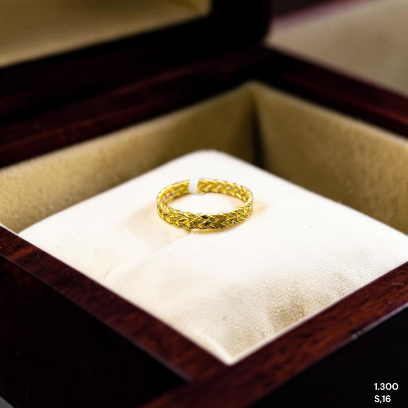 LADIES RING- (SIZE: 16) WGT: 1.300 GM APPROX BIS CERTIFIED HUID HALLMARK 9KT GOLD THUMB RING FOR UNISEX 1 PIECE.(YAMUCE)