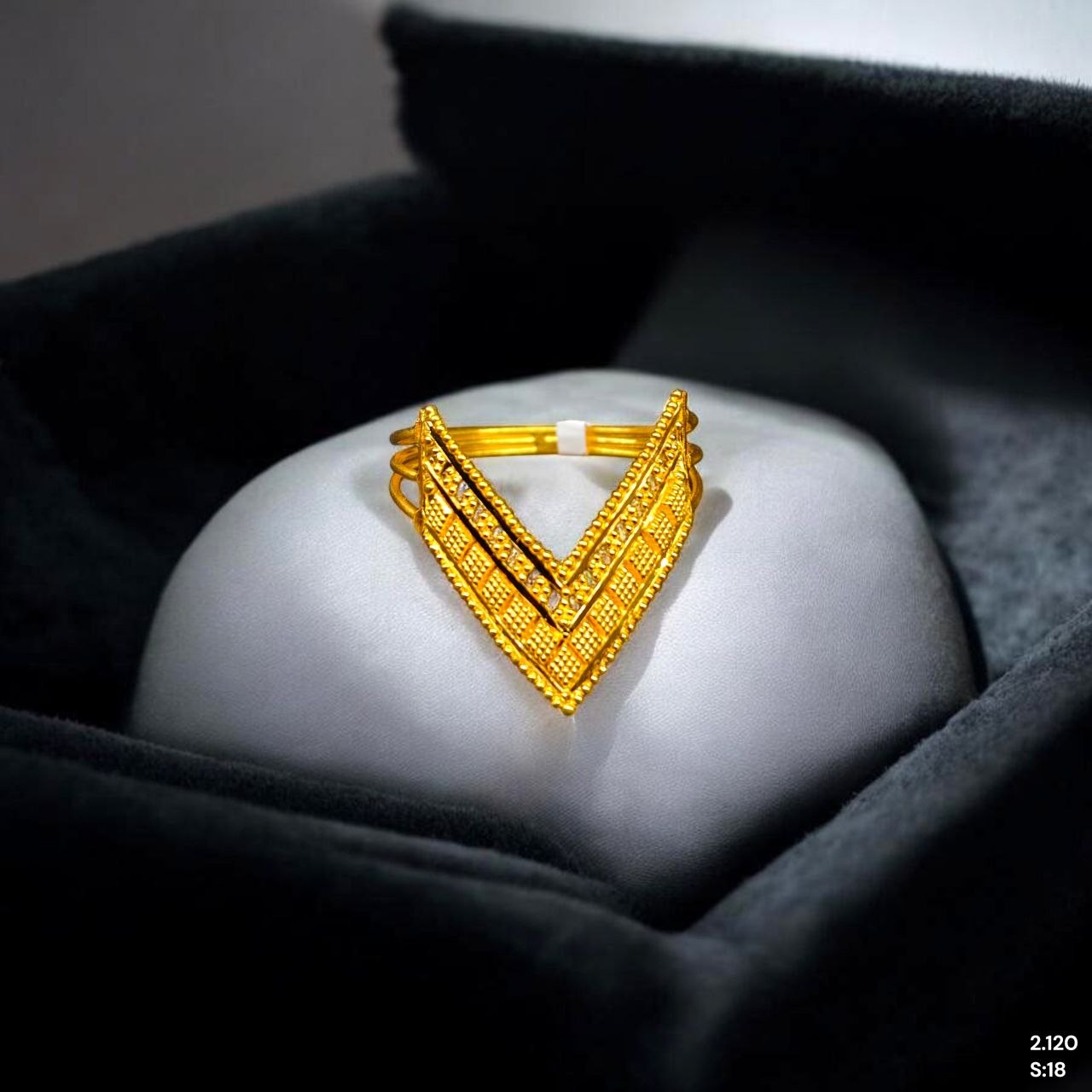 LADIES RING- (SIZE: 18) WGT: 2.120 GM APPROX BIS CERTIFIED HUID HALLMARK 916 22KT GOLD RING FOR WOMEN 1 PIECE.