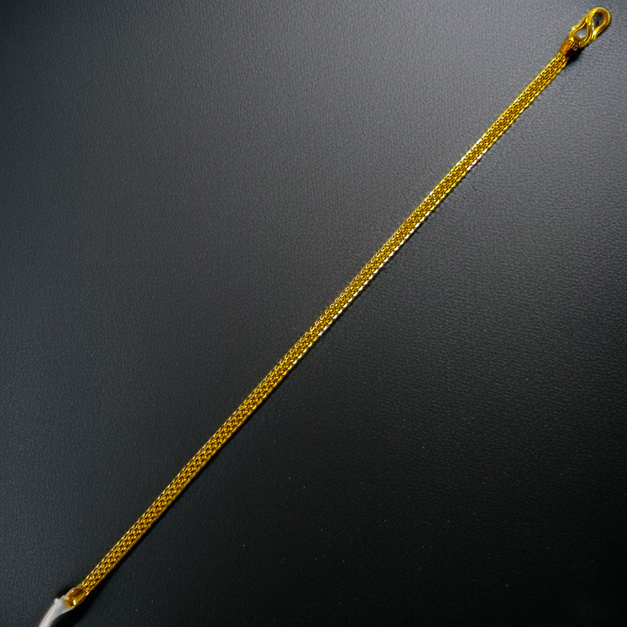 (GMW) TRJ 2X64BF 7.5 INCH WGT: 4.150 GM APPROX HUID HALLMARK 22KT GOLD WRISTLET 1 PIECE FOR UNISEX STYLE.