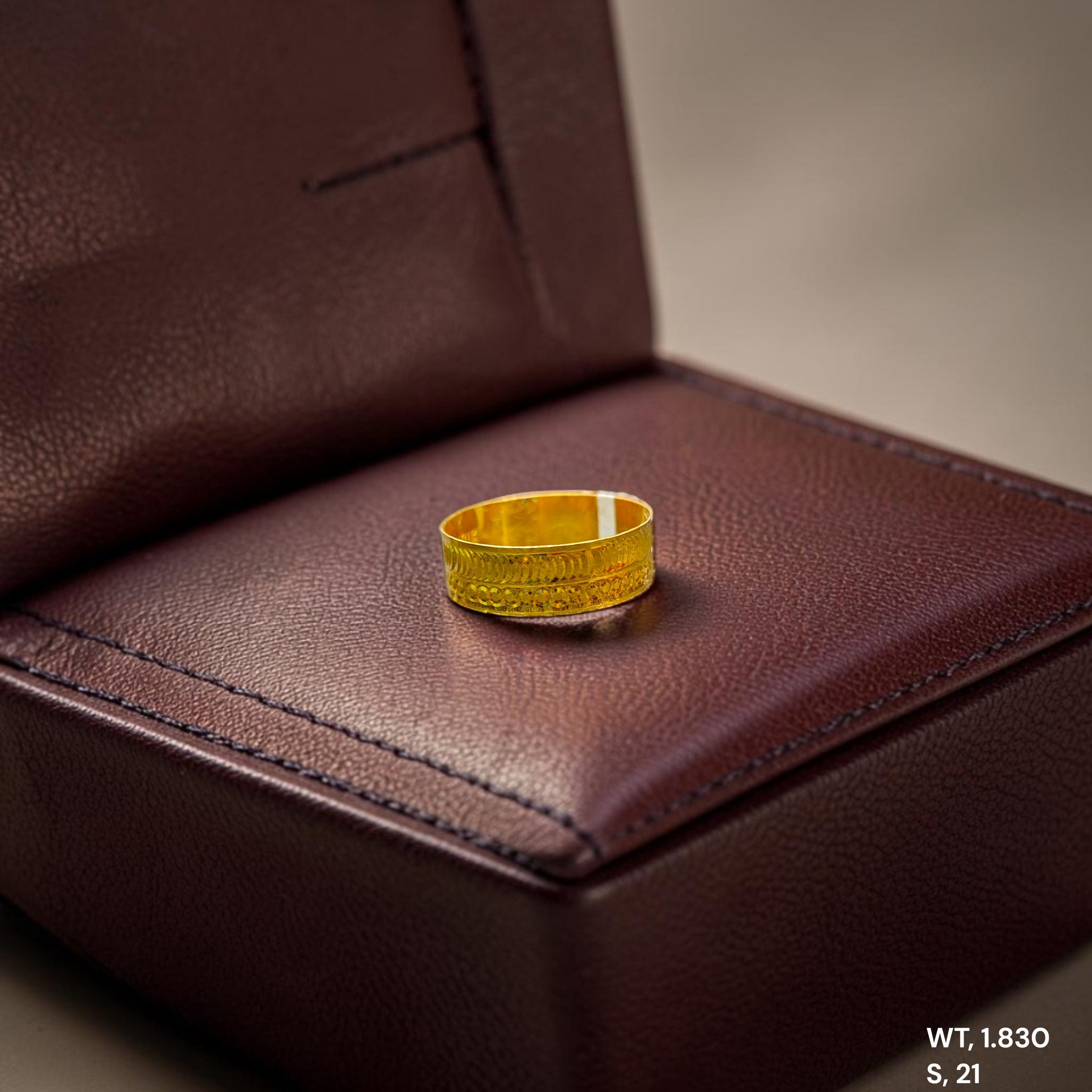 LADIES RING- (SIZE: 21 ) WGT: 1.830 GM APPROX BIS CERTIFIED HUID HALLMARK 916 22KT GOLD RING FOR WOMEN 1 PIECE.