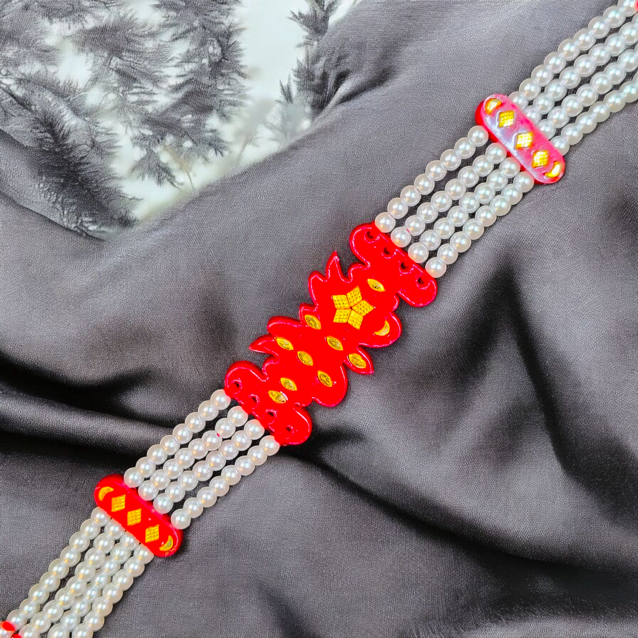 (GMC) TRJ WGT: 0.300 GM APPROX HUID HALLMARK 18KT GOLD POLA CHOKER 1 PIECE WITH ADJUSTABLE TASSEL FOR WOMEN.