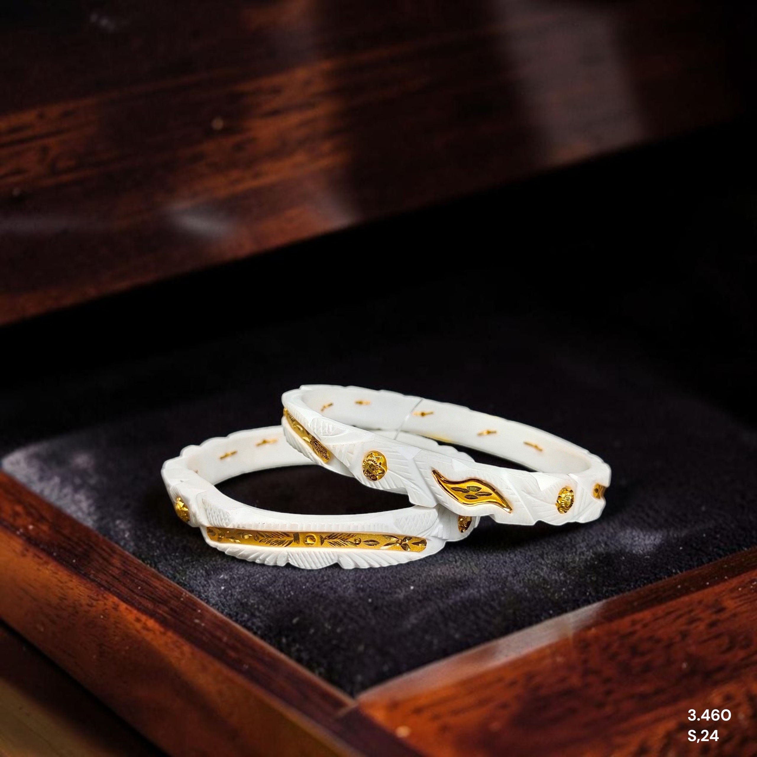 SAKHA BADHANO- (SIZE:24) WGT: 3.460 GM APPROX HUID HALLMARK 22KT GOLD SAKHA BADHANO BANGLES 1 PAIR DESIGN FOR REGULAR USE.