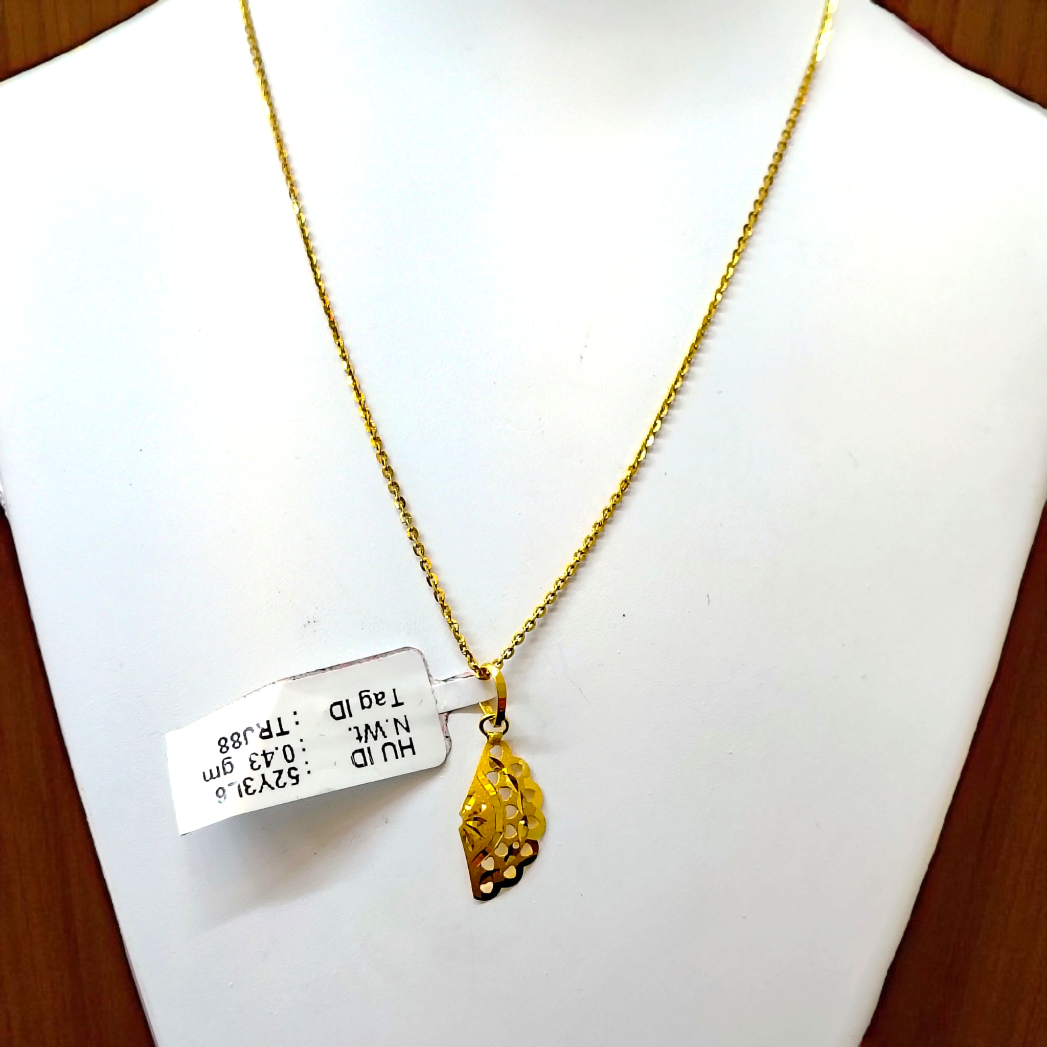 (GL22) LOCKET WGT: 0.430 GM APPROX BIS CERTIFIED HUID HALLMARK 916 22KT GOLD LOCKET 1 PIECE FOR UNISEX. (CHAIN NOT INCLUDED).