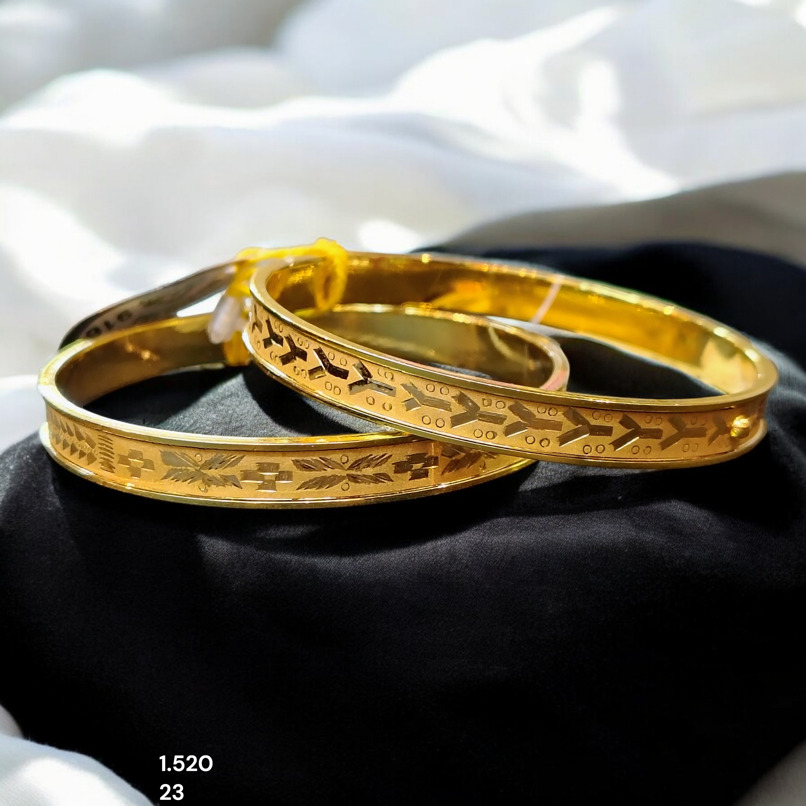 (GSN22) TRJ WGT: 1.520 GM APPROX (SIZE-23) 22KT HUID HALLMARK GOLD CHILA SOCKET CHURI 1 PAIR.