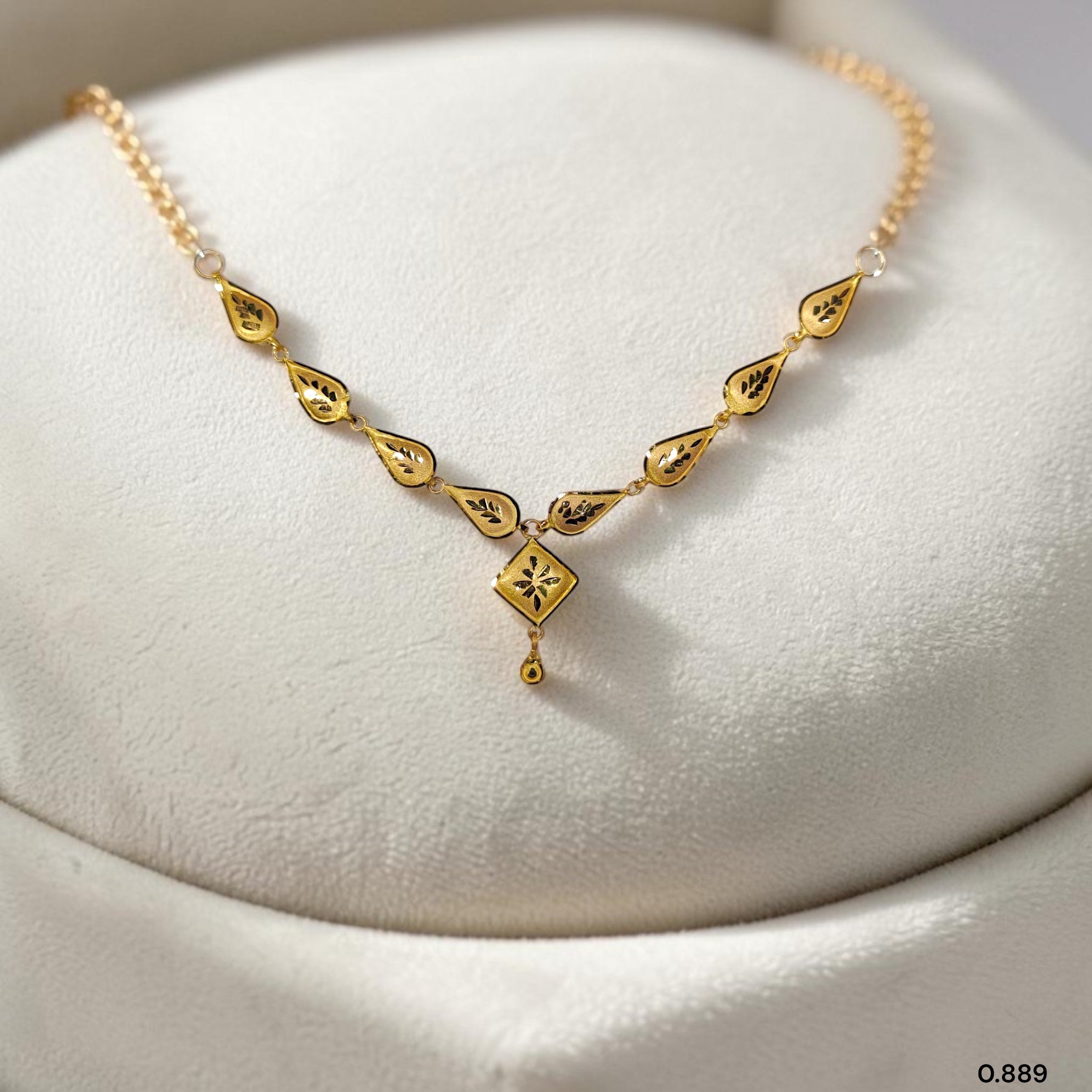 GOLD CHOKER NECKLACE-(WGT: 0.889 GM APPROX) BIS CERTIFIED HUID HALLMARK 9KT GOLD NECKLACE 1 PIECE FOR WOMEN.